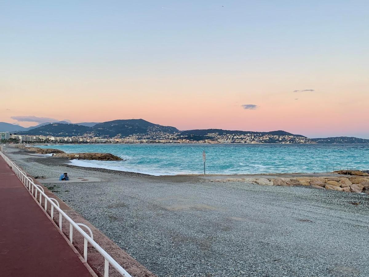 Apartment Elegant Avec Balcon Pres De La A