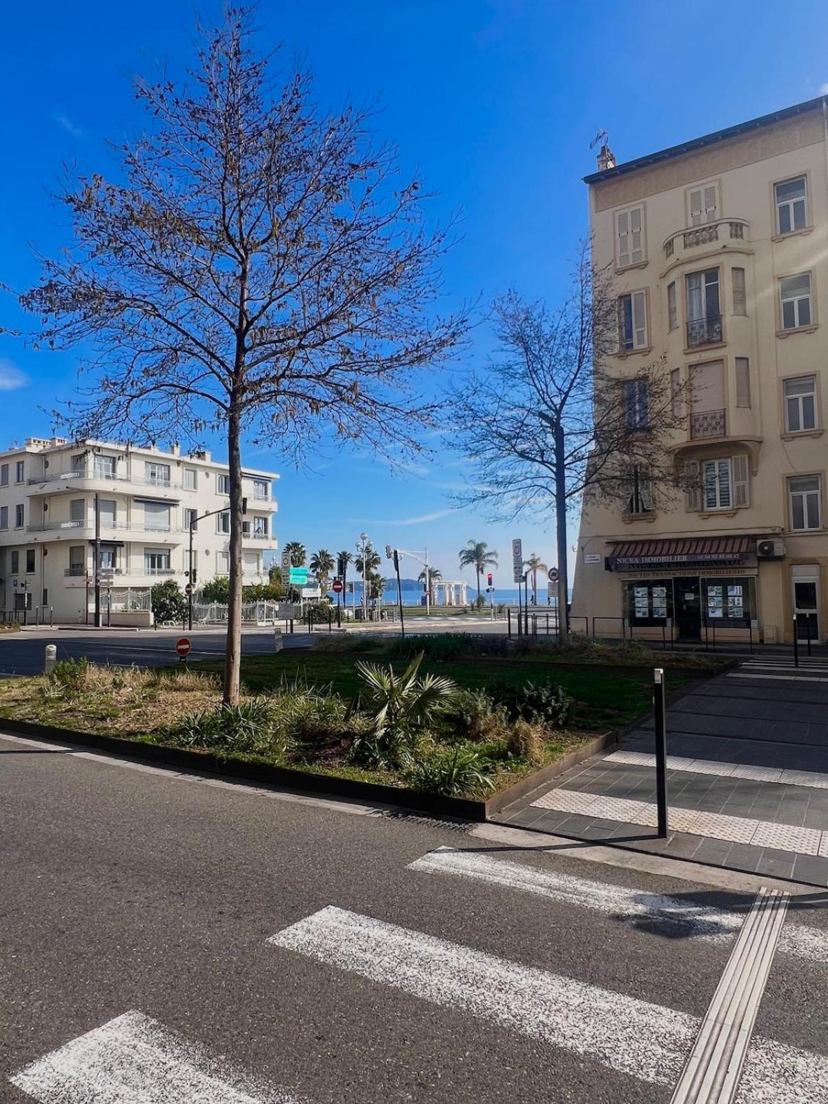 Elegant Avec Balcon Pres De La A Nice