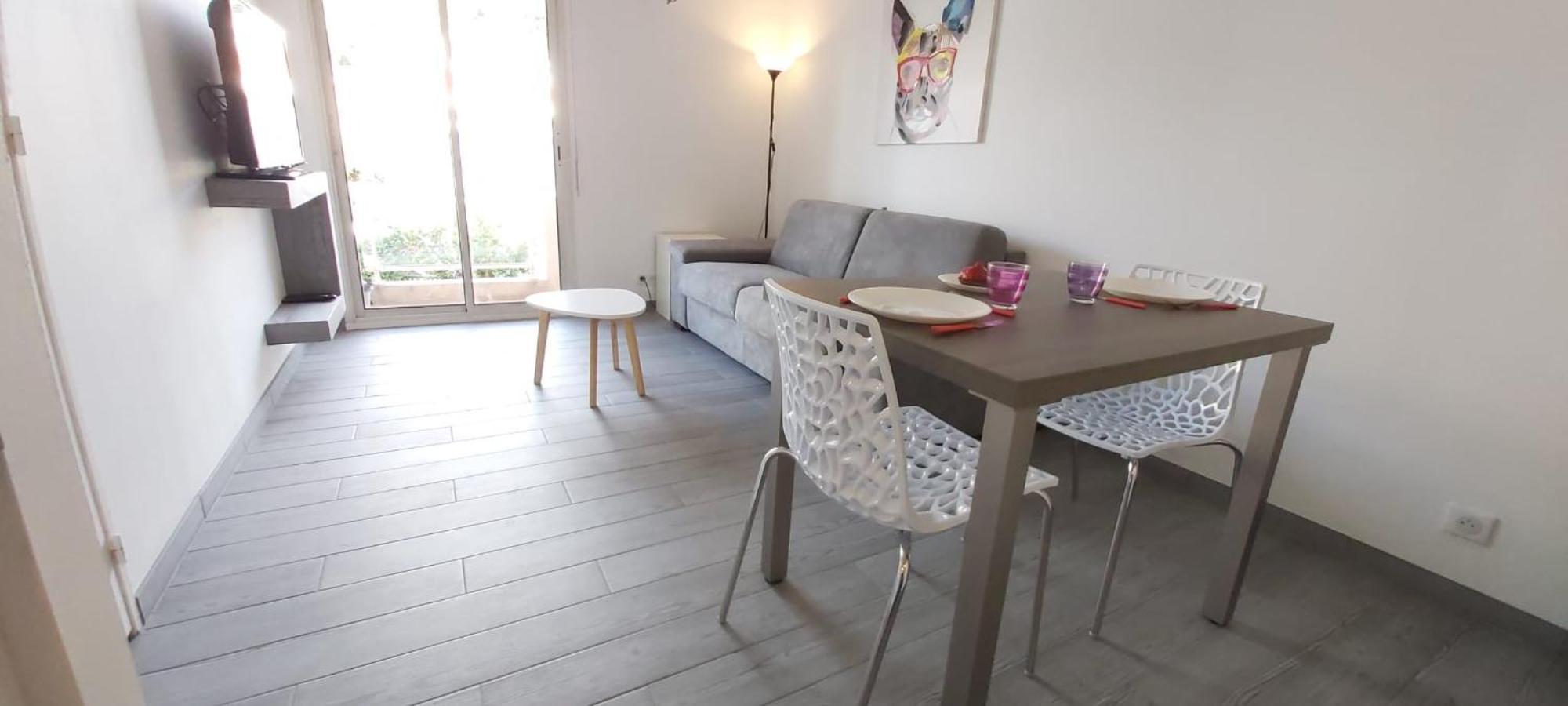 Cosy Proche Carlone, Balcon Apartment