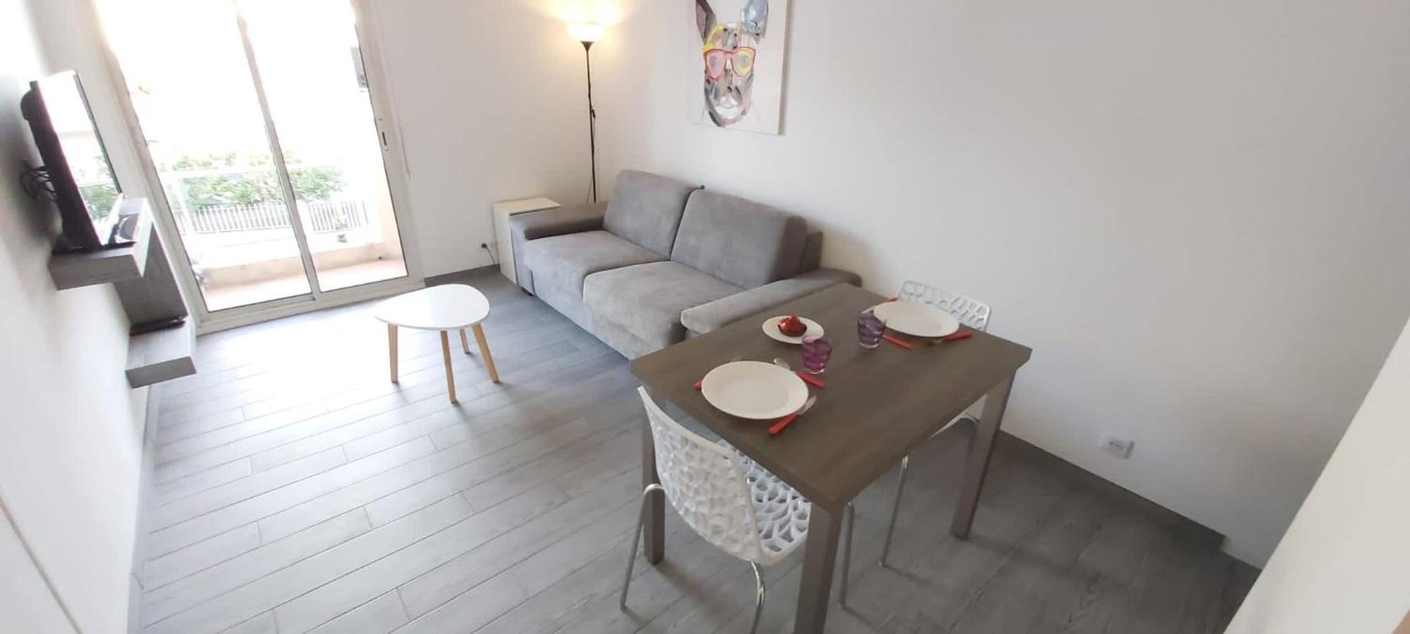 Apartment Cosy Proche Carlone, Balcon *