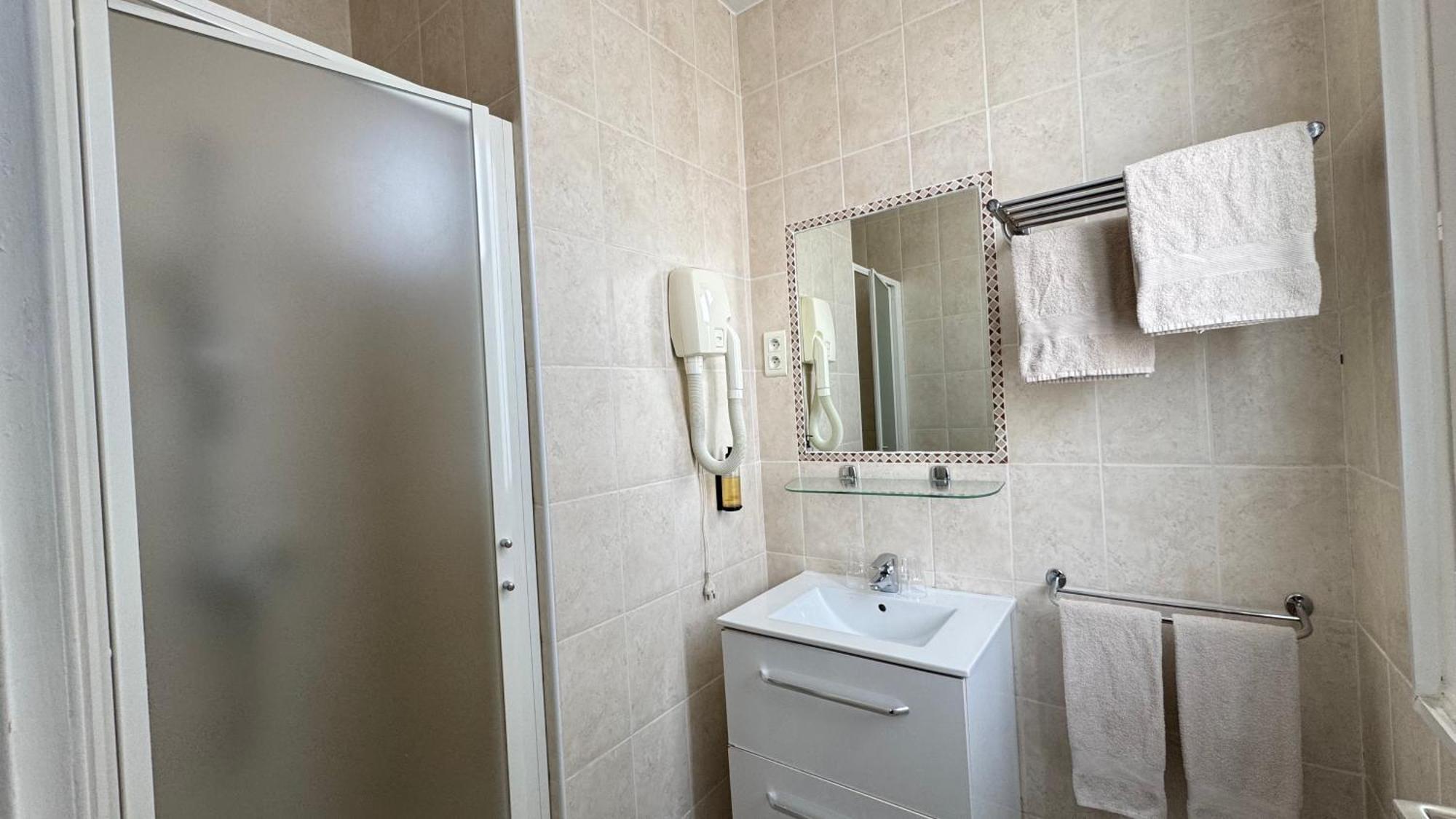 Helvetique Hotel Nice