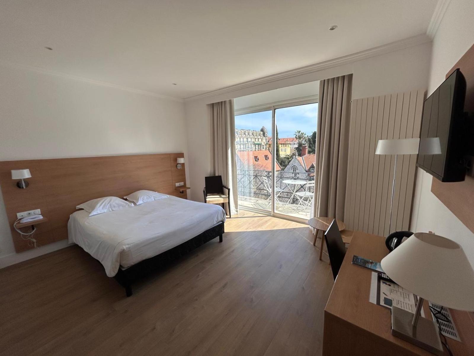 Carlton Nice, Fully Renovated 3*