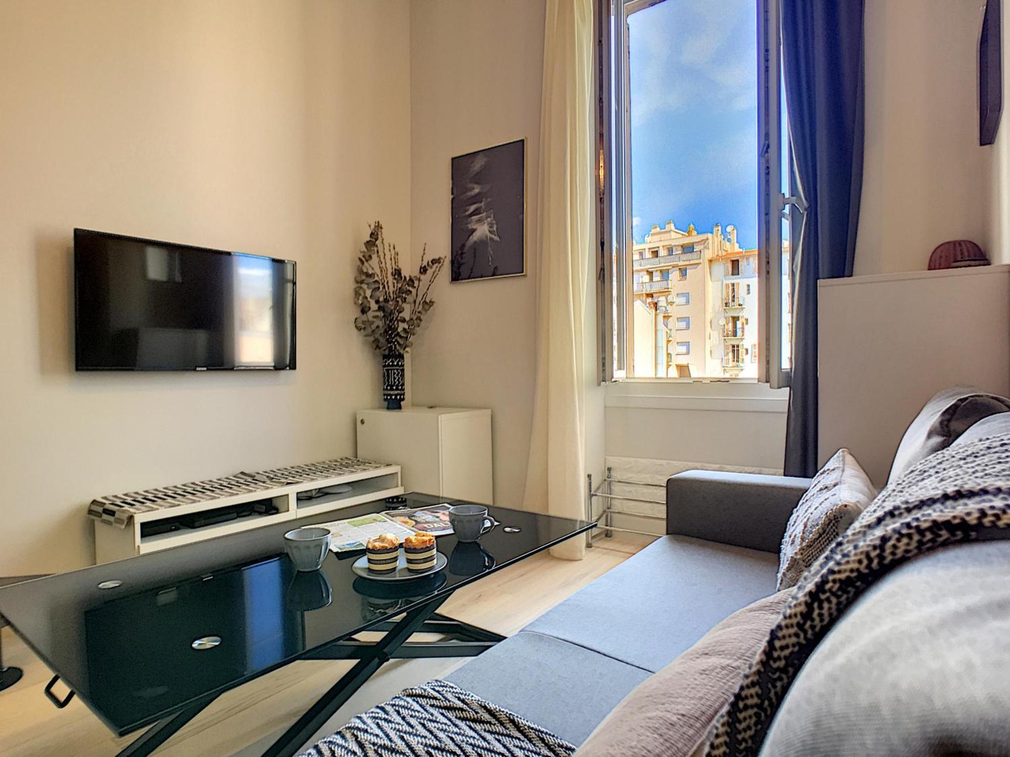 Nestor&jeeves - Vogue - - Near Nice