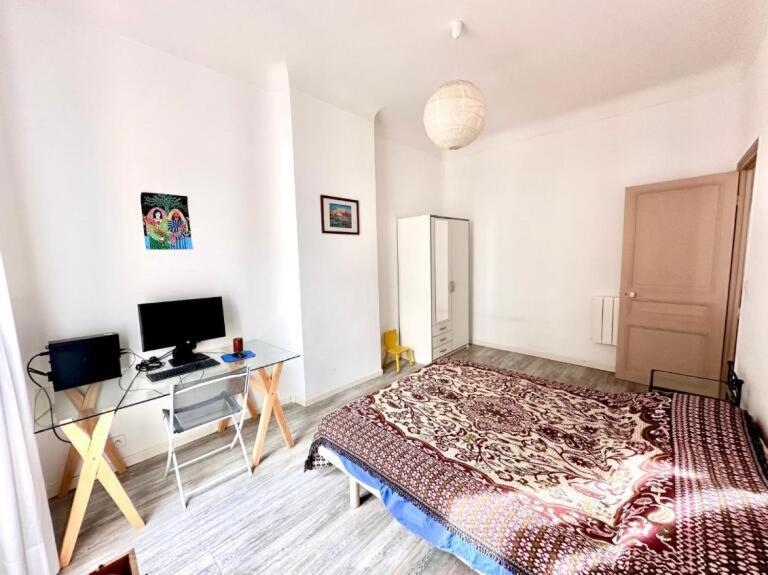 Large Flat W Balcony Centre Apartment Nice