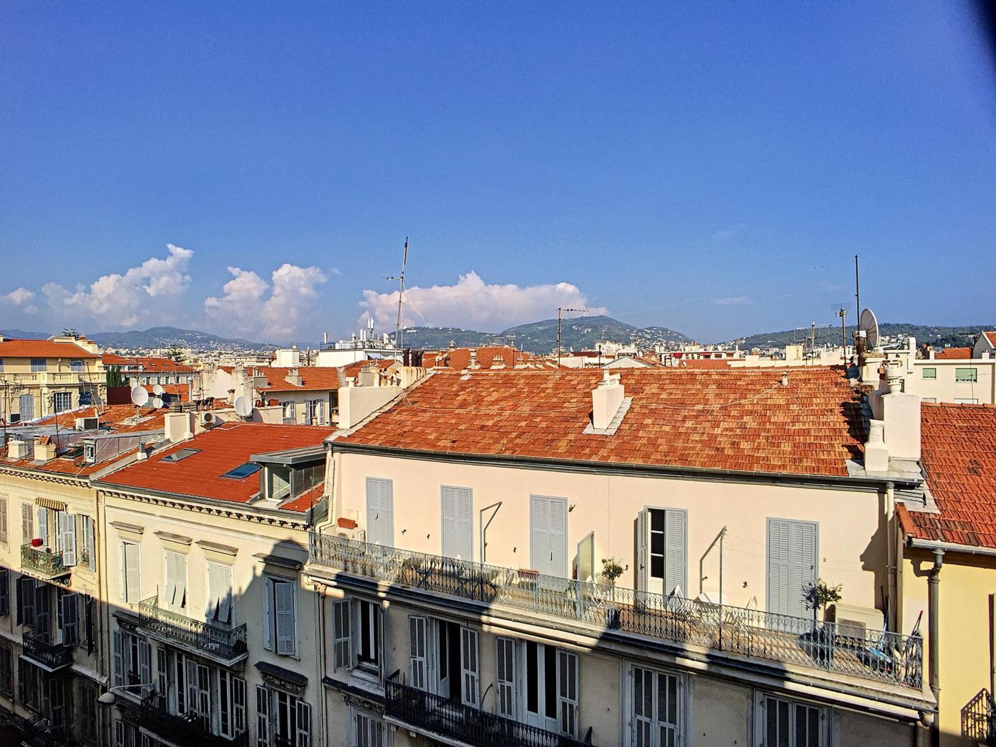 Nestor&jeeves - Chaise Bleue - - Near Apartment