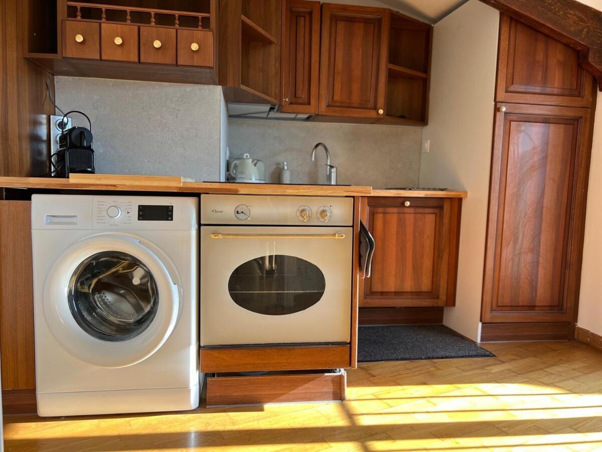 Charming Peaceful Haven In The Golden Square, Air-conditioned *