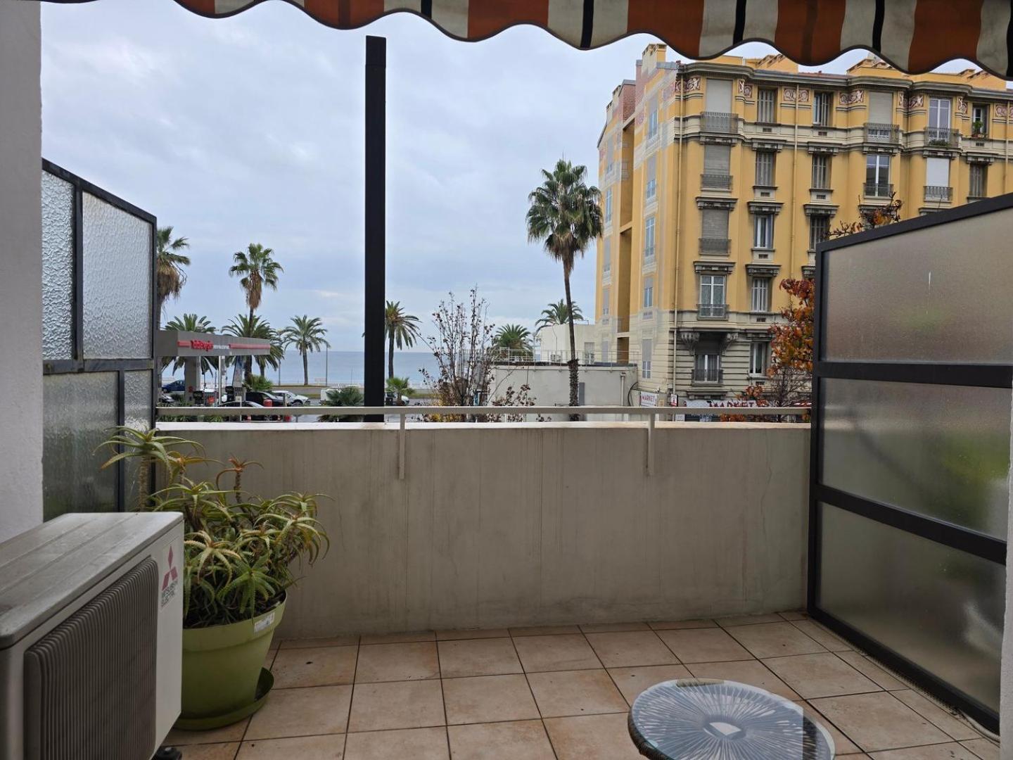 Large T2 50m From The Beaches Nice