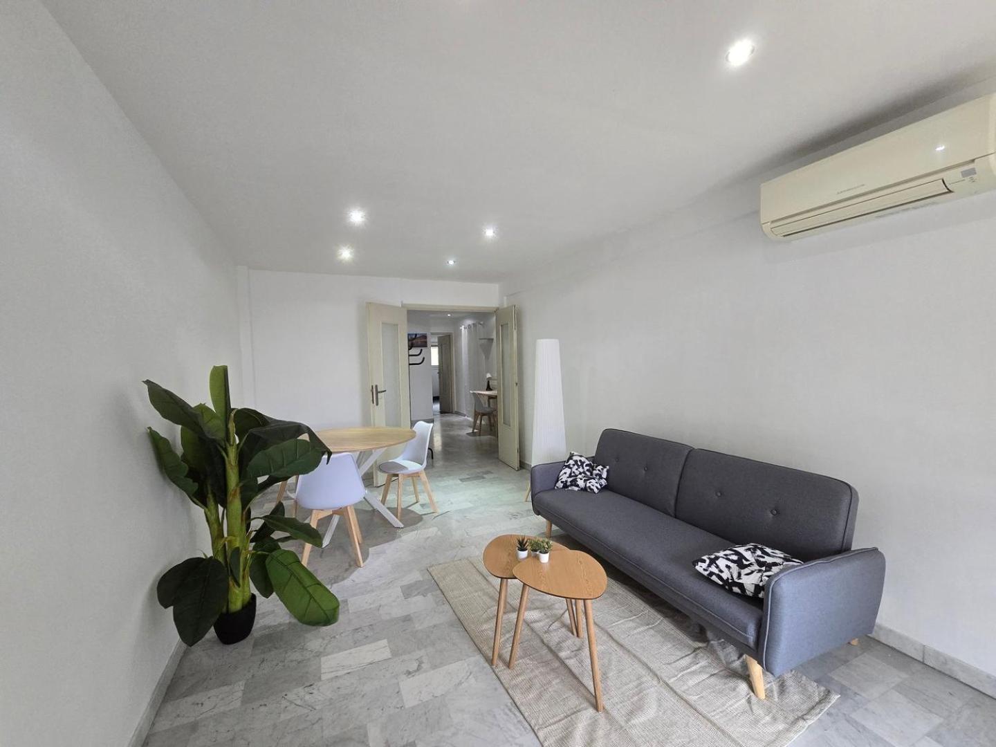 Large T2 50m From The Beaches Apartment