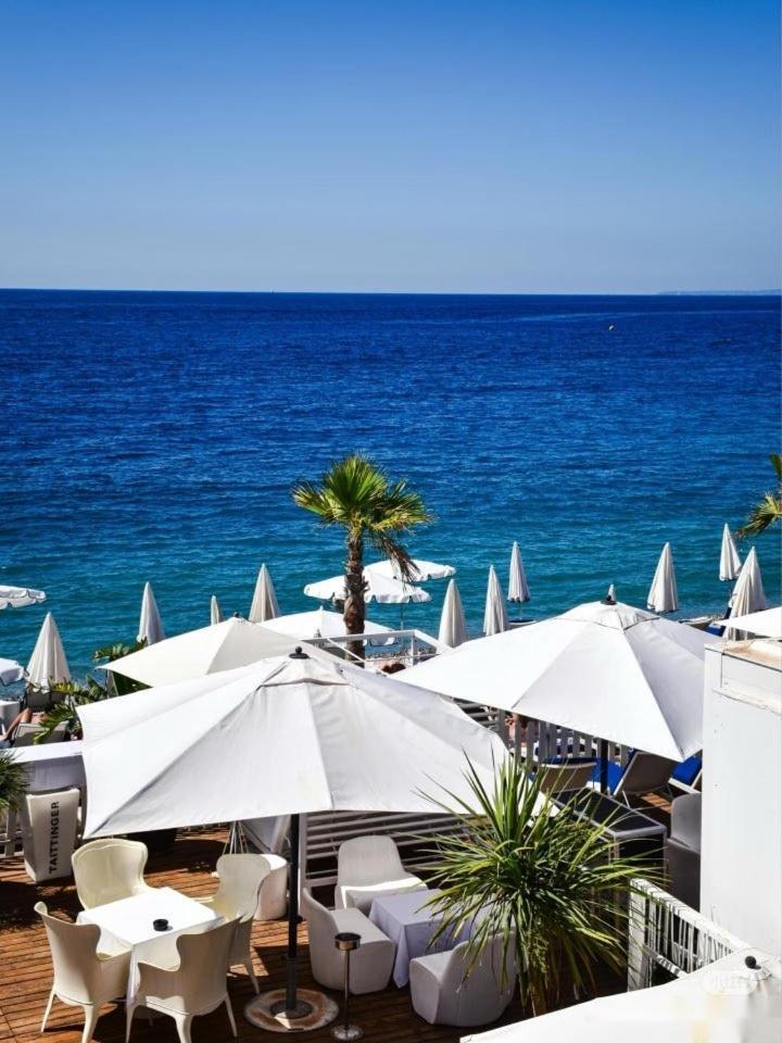 Monique-parking Free Nice