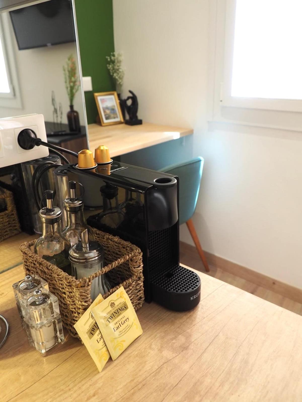 06r - Modern - Vieux Apartment