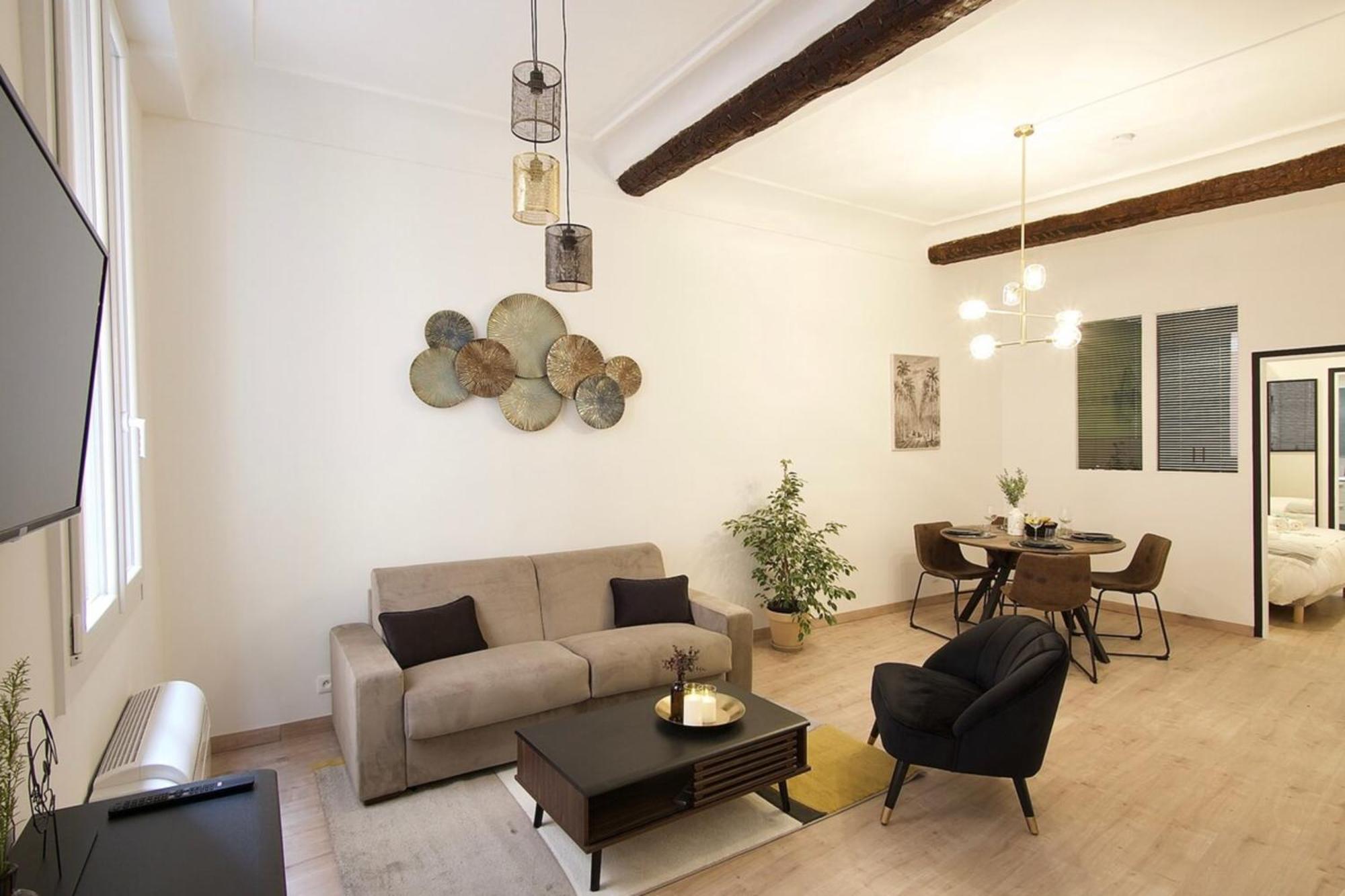 Apartment 06r - Modern - Vieux