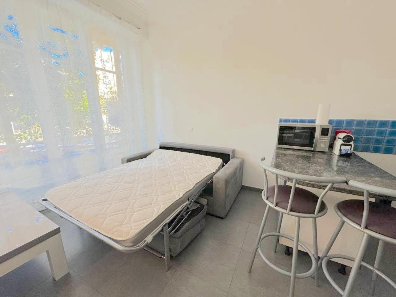 2 Pieces 600m 1km De La Gare Apartment
