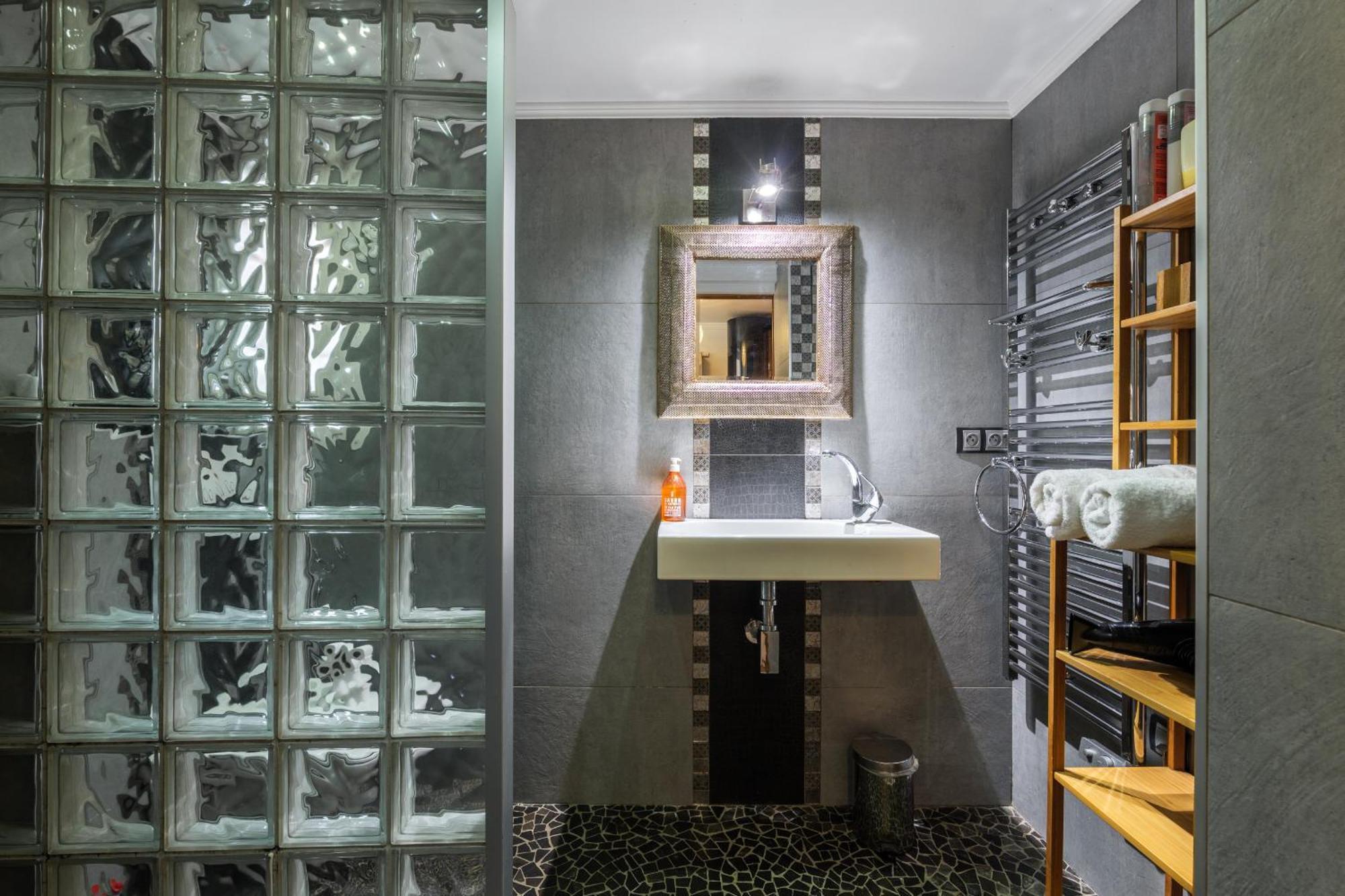 Apartment Coquet Place Du Pin