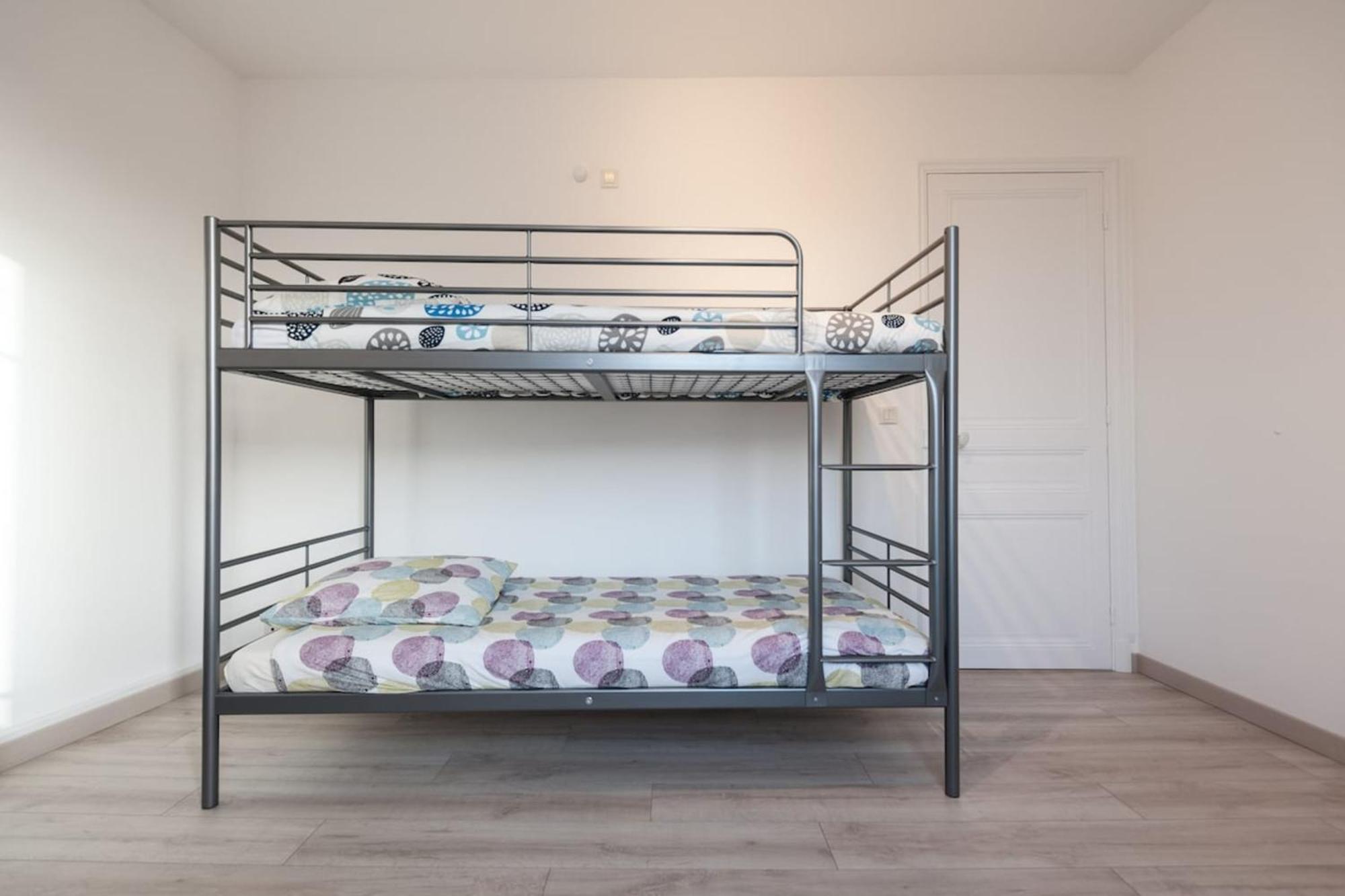 Explore From Our Cozy & Quiet 2br Aptparking Apartment