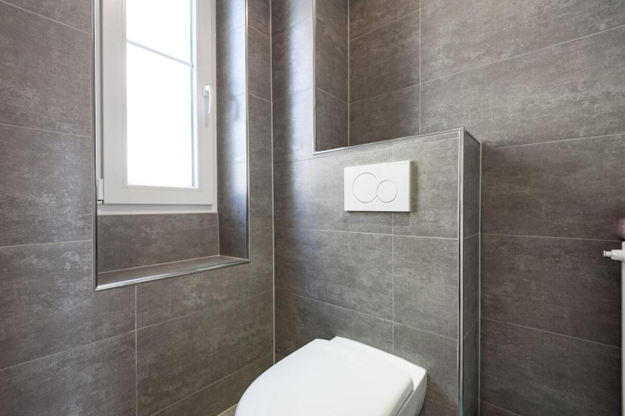 Explore From Our Cozy & Quiet 2br Aptparking Apartment