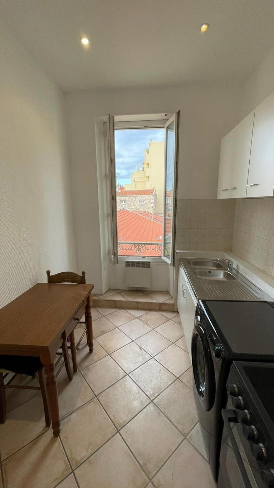 Apartment Grand Dans Le Centre De *