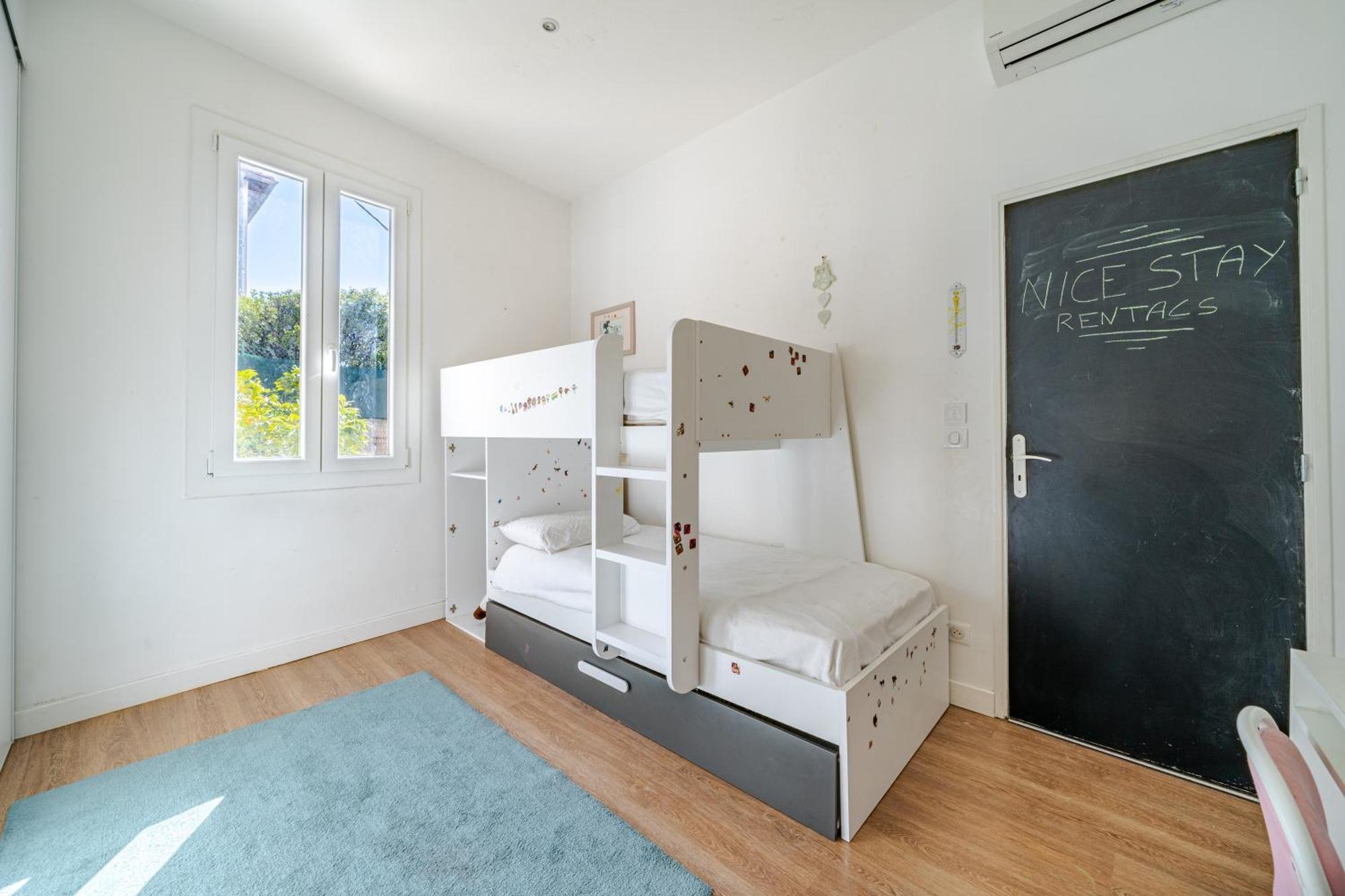 Cosy 4 Pieces Clim Terrasse Jacuzzi Apartment *