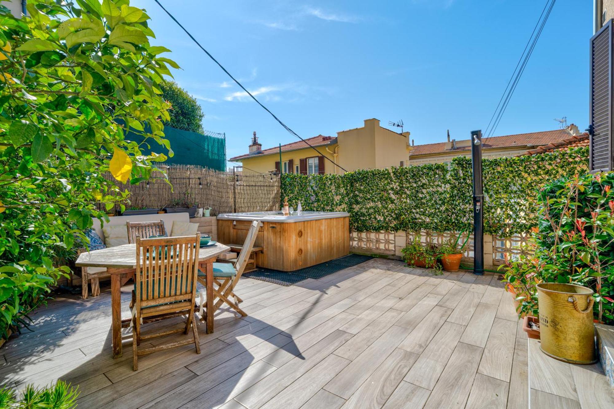 Apartment Cosy 4 Pieces Clim Terrasse Jacuzzi *