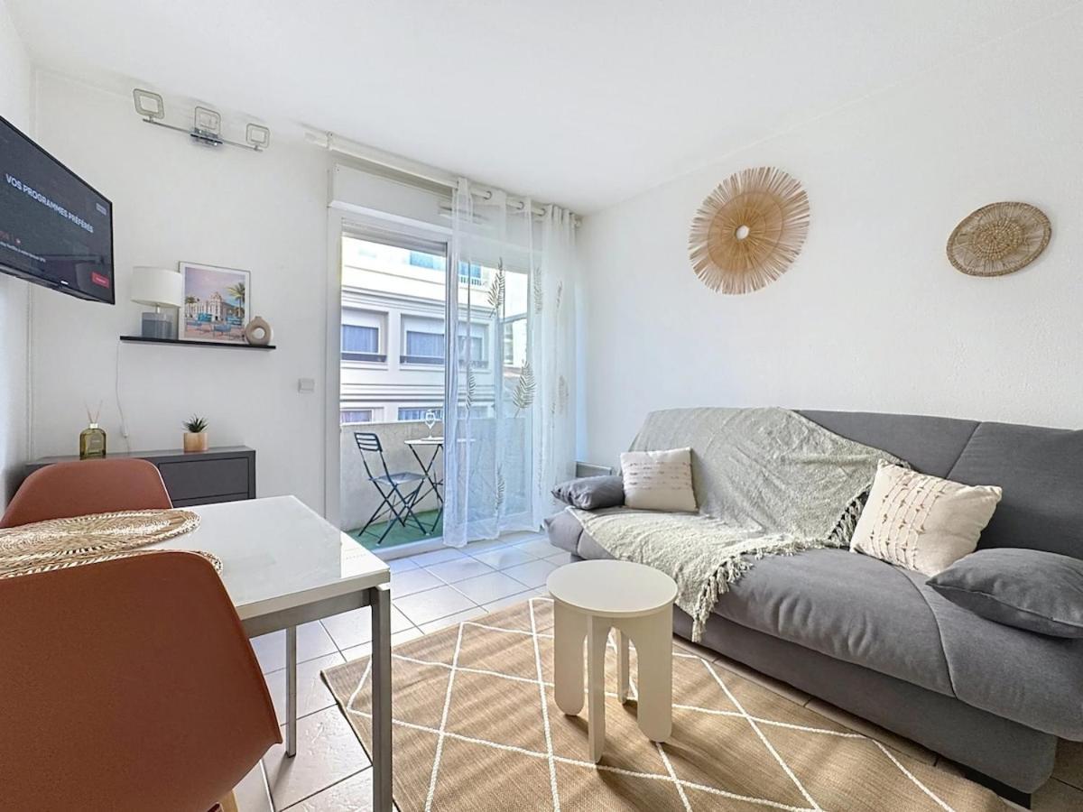 Calme Avec Balcon Proche Du Port De Nice