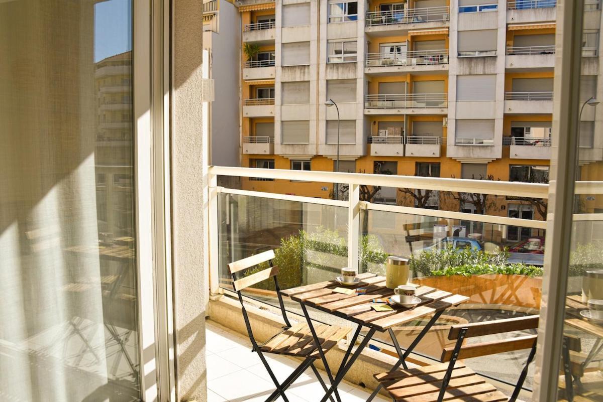 Avec Terrasse A Apartment Nice