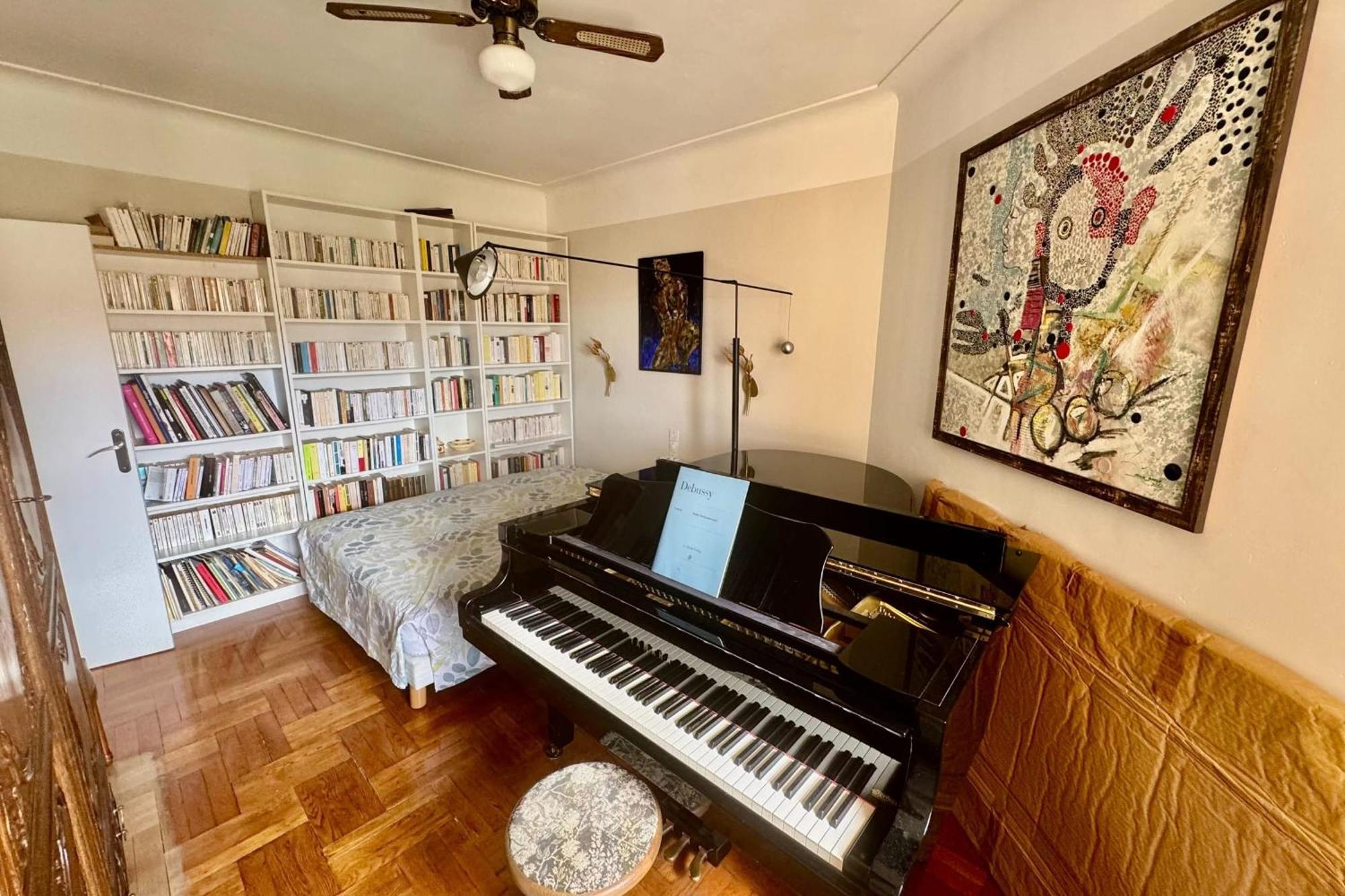 Beautiful T2 With Balcony Near Downtown * Nice