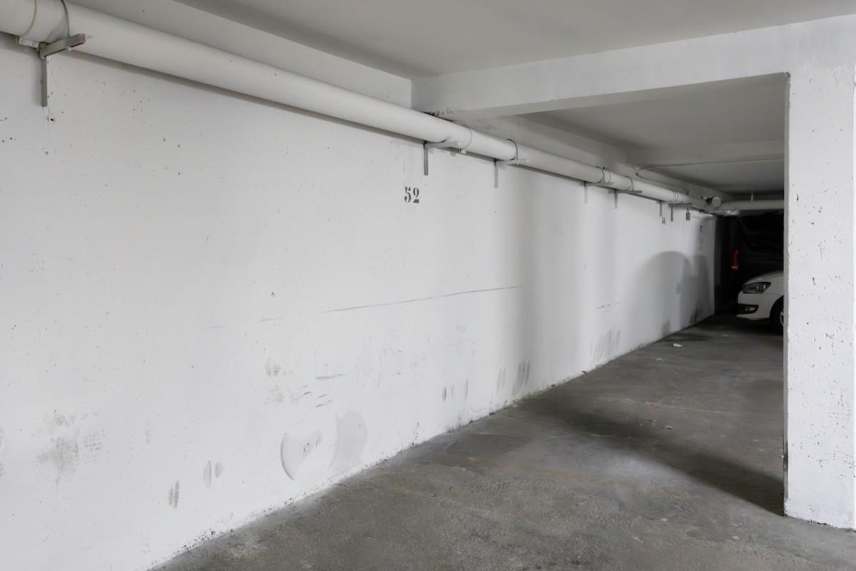 #41 Flat For 6, 3 Bdrs Parking Wifi 5mins Walk Tram T1 Apartment *