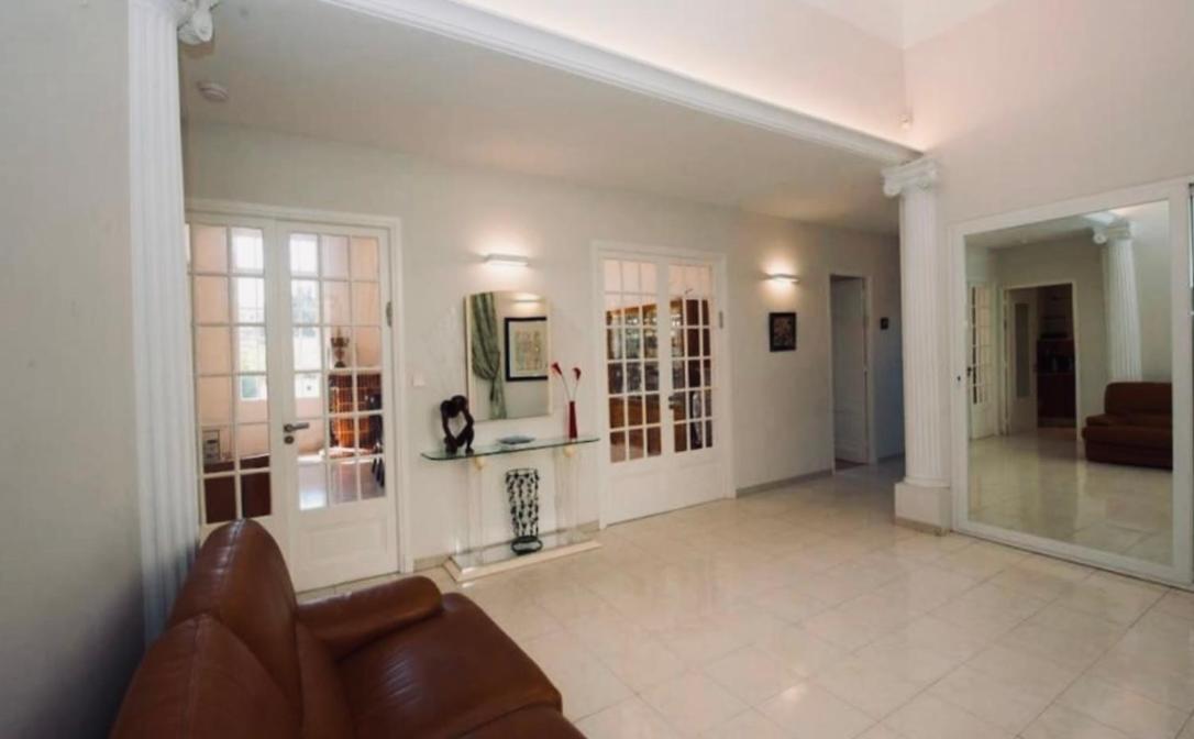 Prestigieuse Avec Piscine Privee Au Coeur De Nice