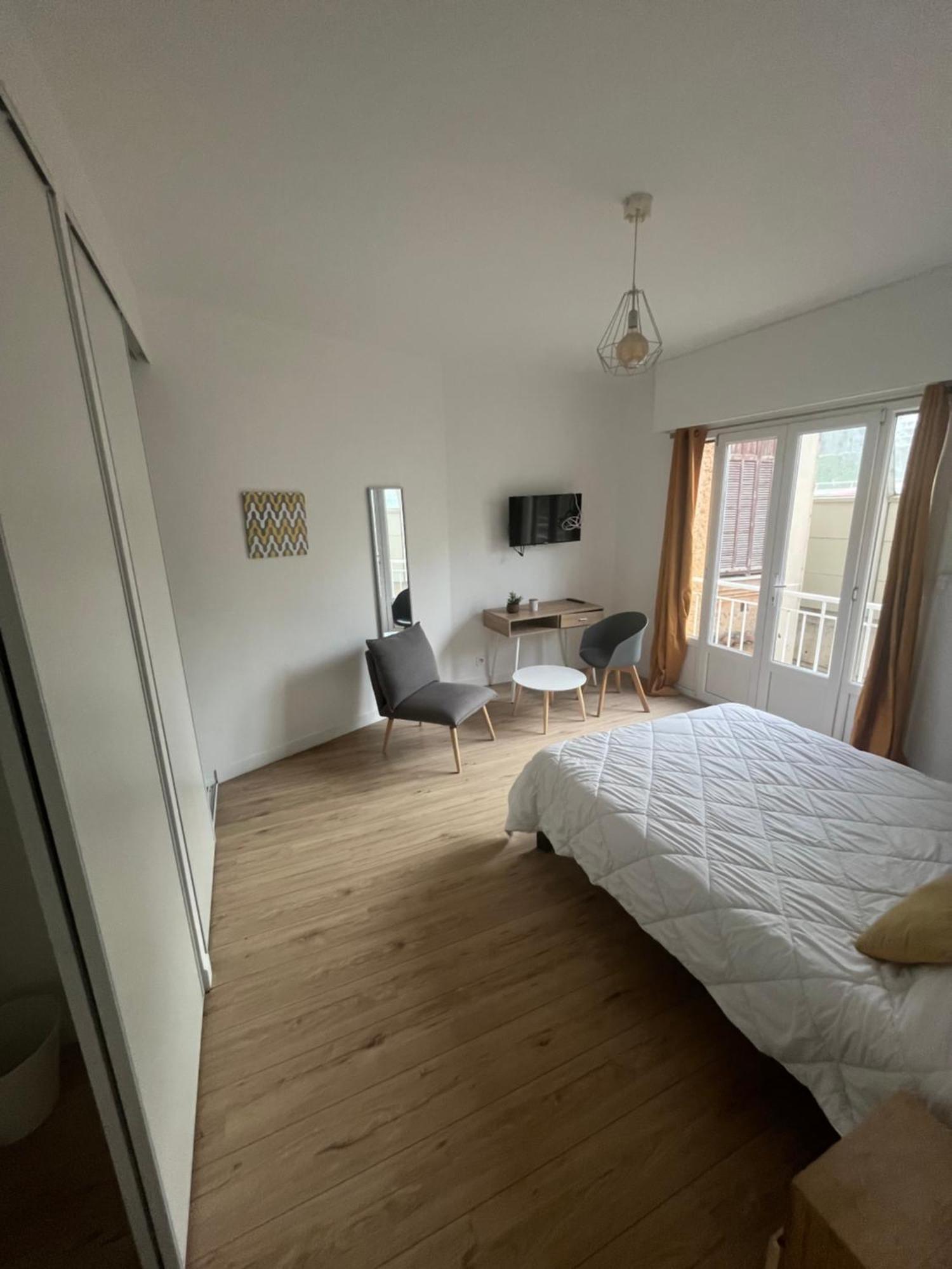 Spacieux 2 Minutes De La Apartment *