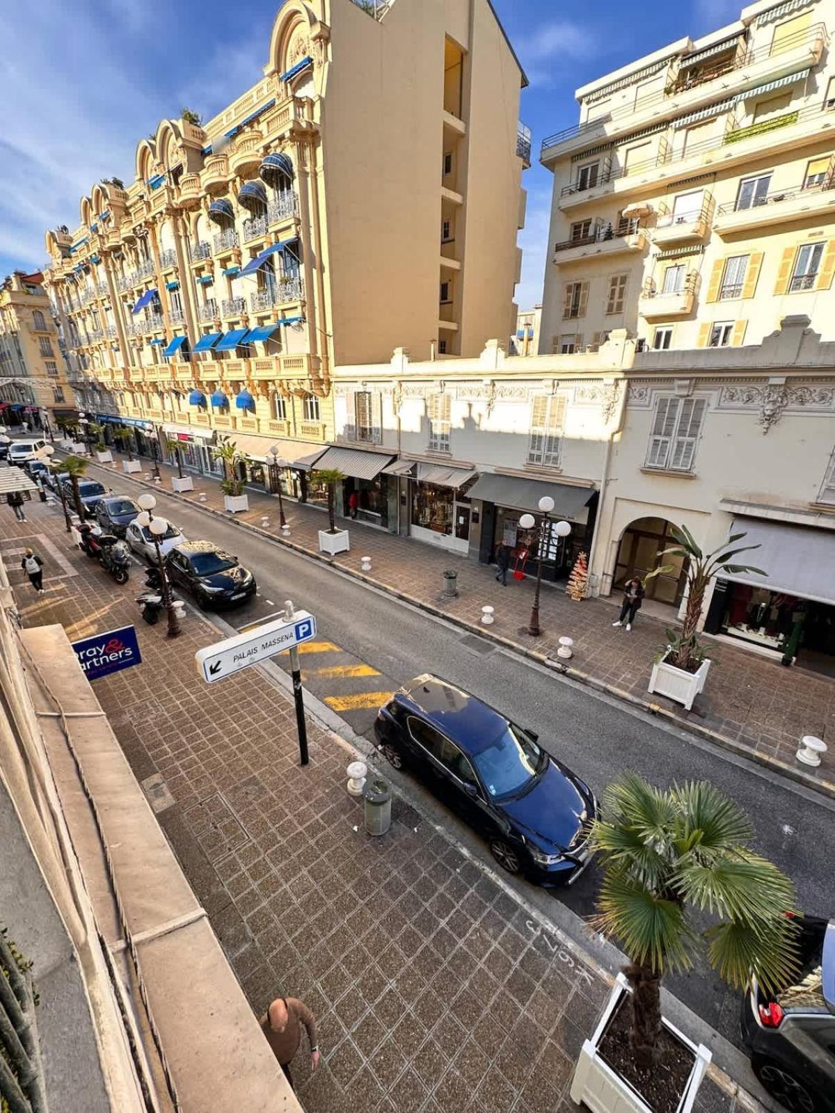 With Mezzanine 3 Minutes To Sea Holiday home Nice