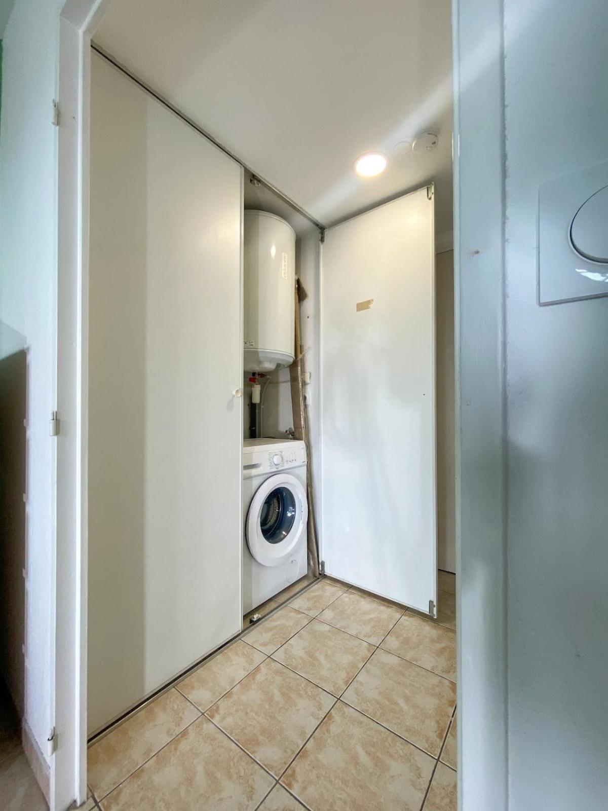 Equipe Dans Avec Piscine A 10mn Du Centre Apartment *