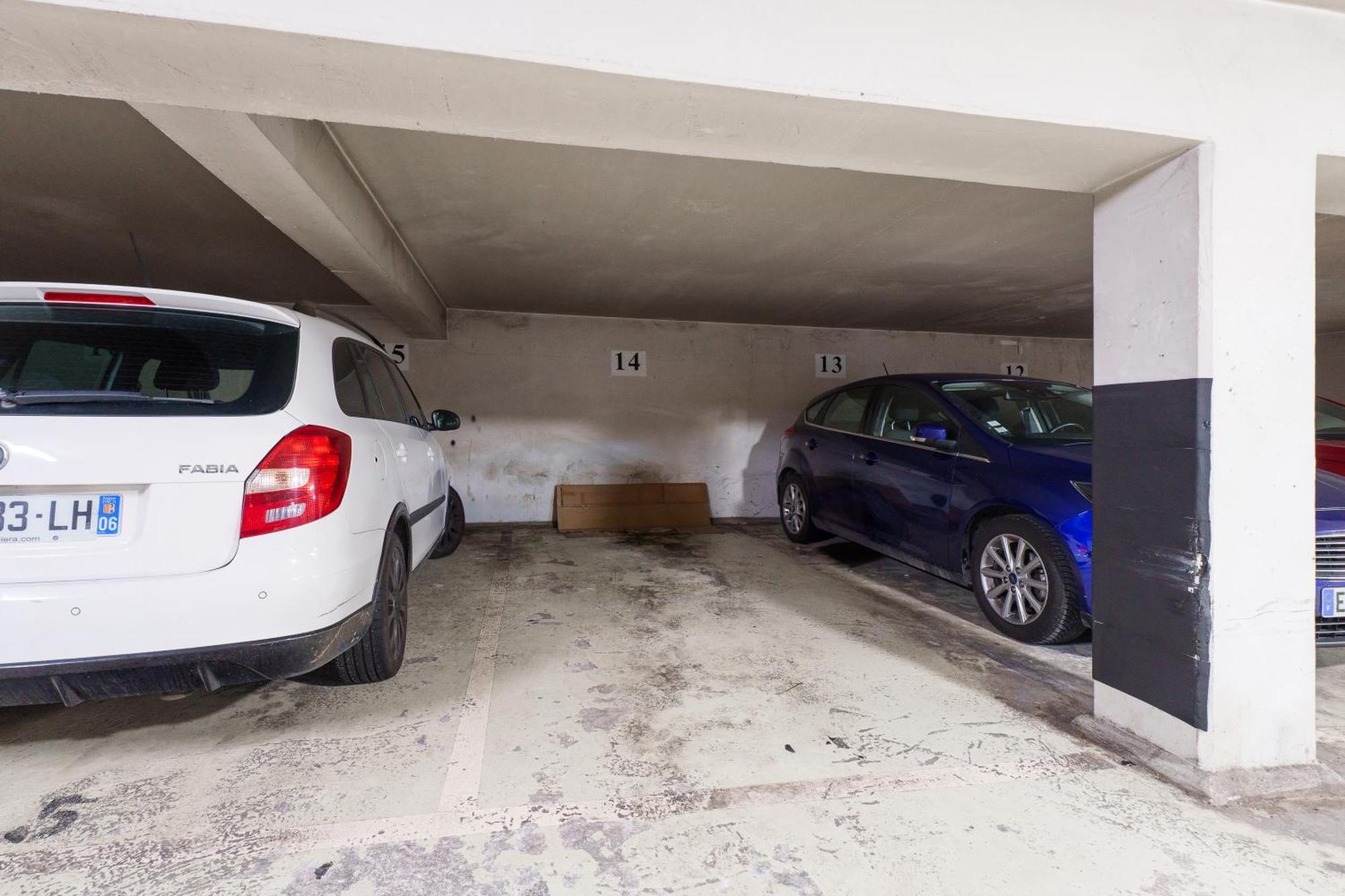 Apartment Renting - Fleurs - Luxury Terrace Quiet Private Parking *