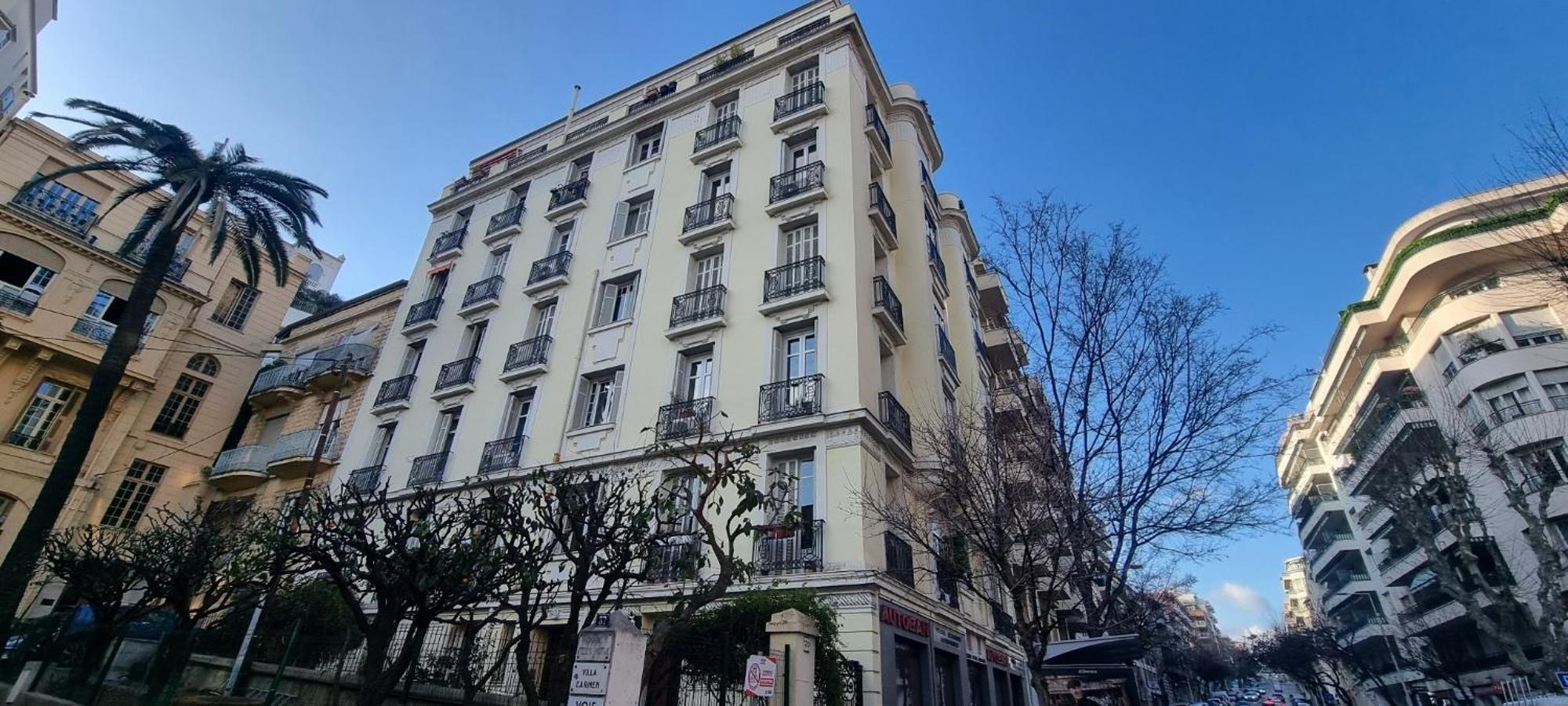 Tres Joli 2 Pieces A Cote De L'ac Marriott Nice