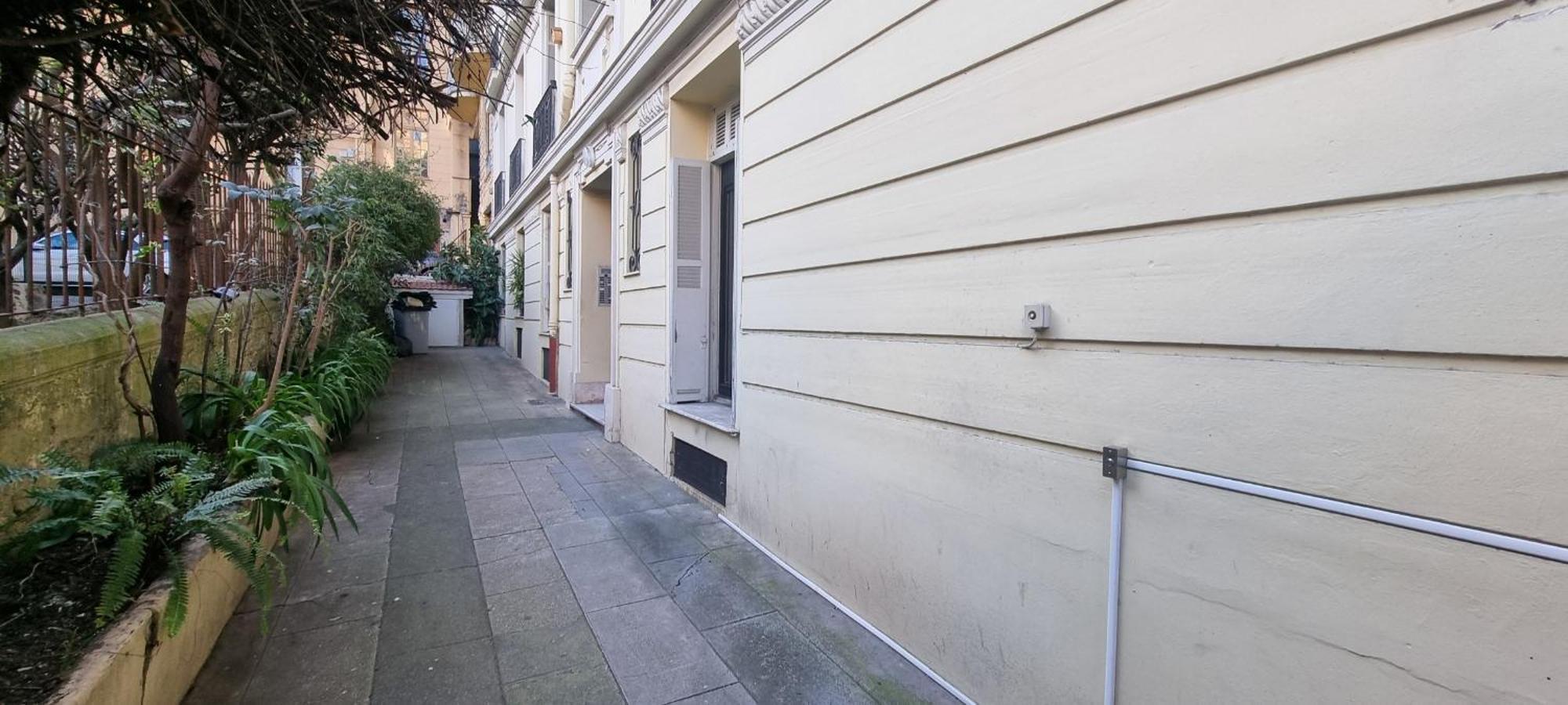 Tres Joli 2 Pieces A Cote De L'ac Marriott Apartment