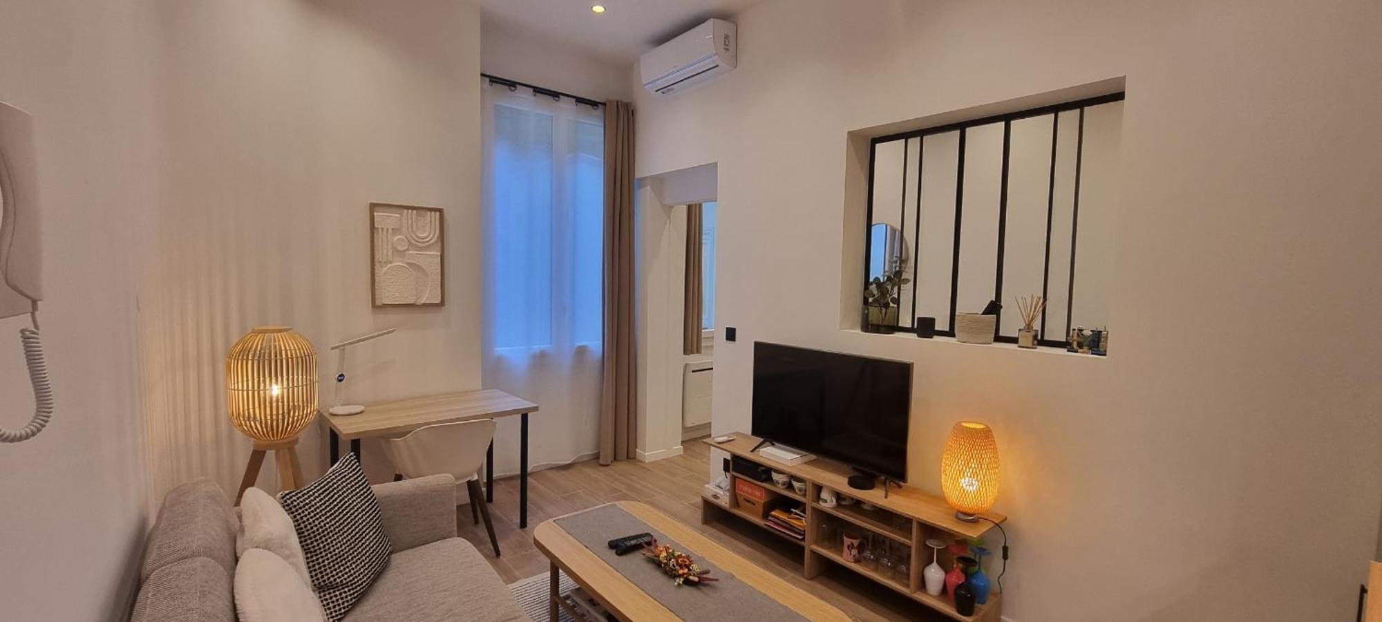 Tres Joli 2 Pieces A Cote De L'ac Marriott Apartment Nice