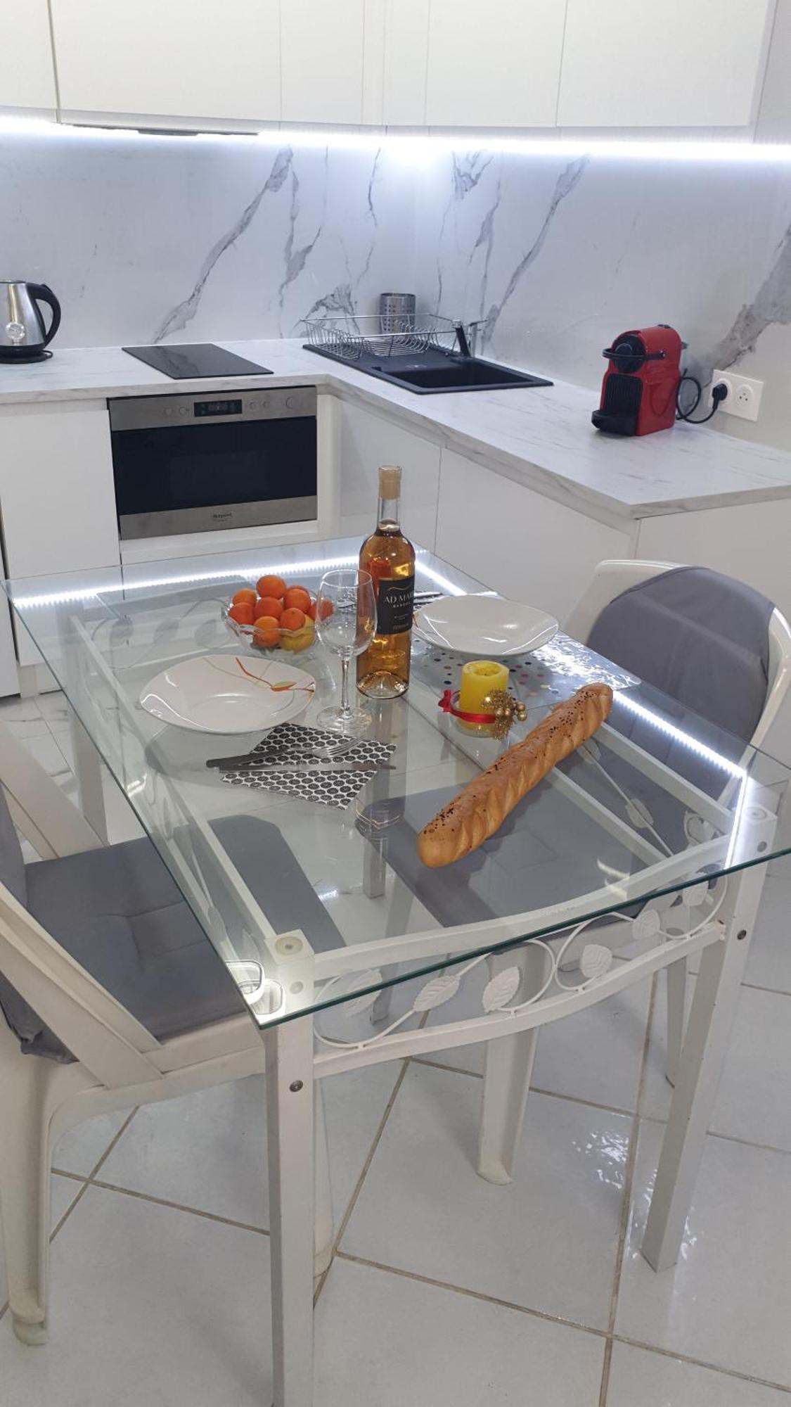 Apartment Place Close To The Ac Air , Wi Fi, Parking Nice