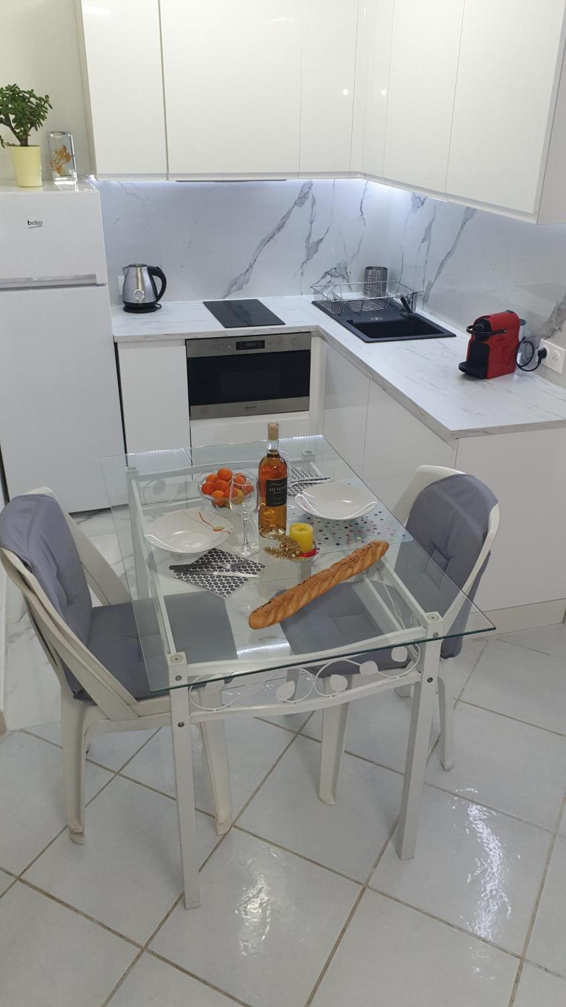 Place Close To The Ac Air , Wi Fi, Parking Apartment