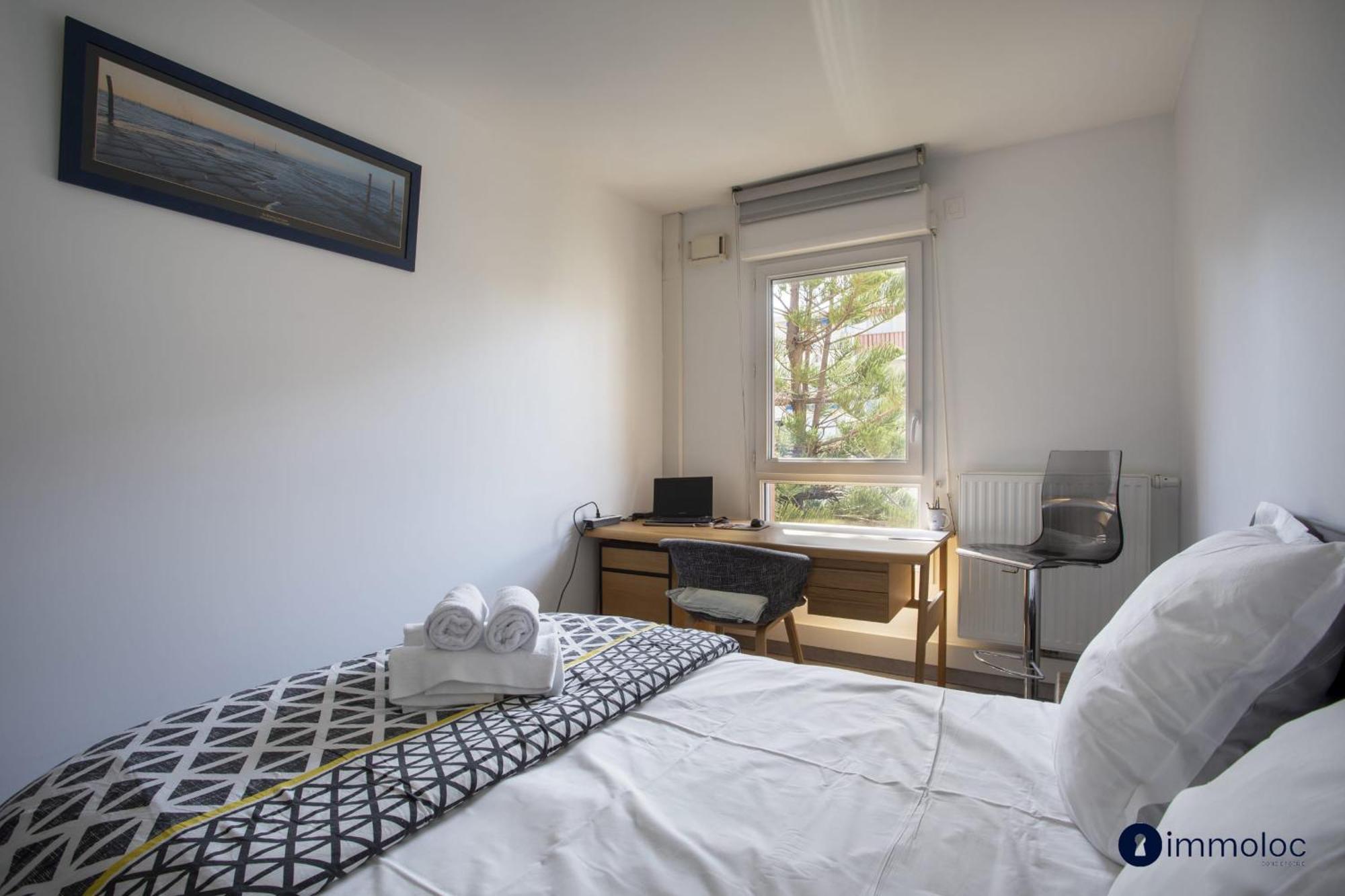 Air-conditioned Near Liberation District