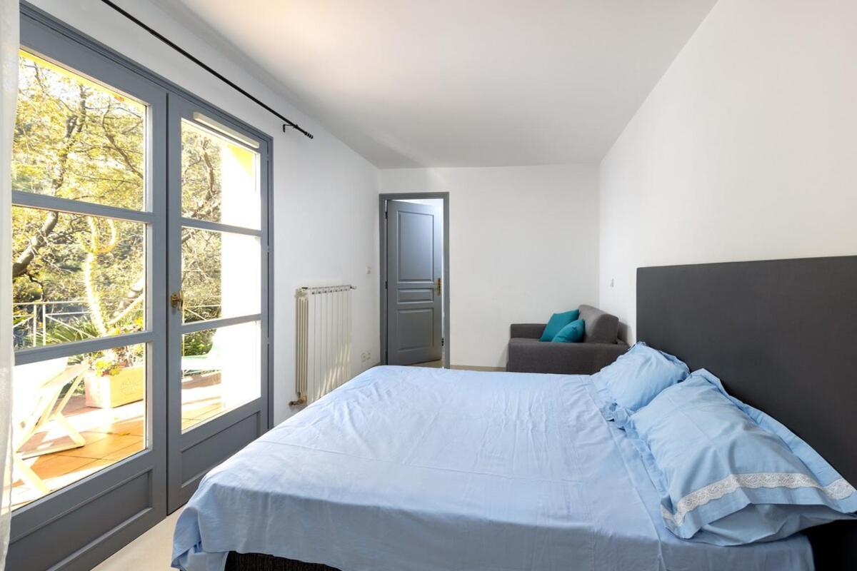 Maison Nicoise, Jardin, Piscine, Parking Double *