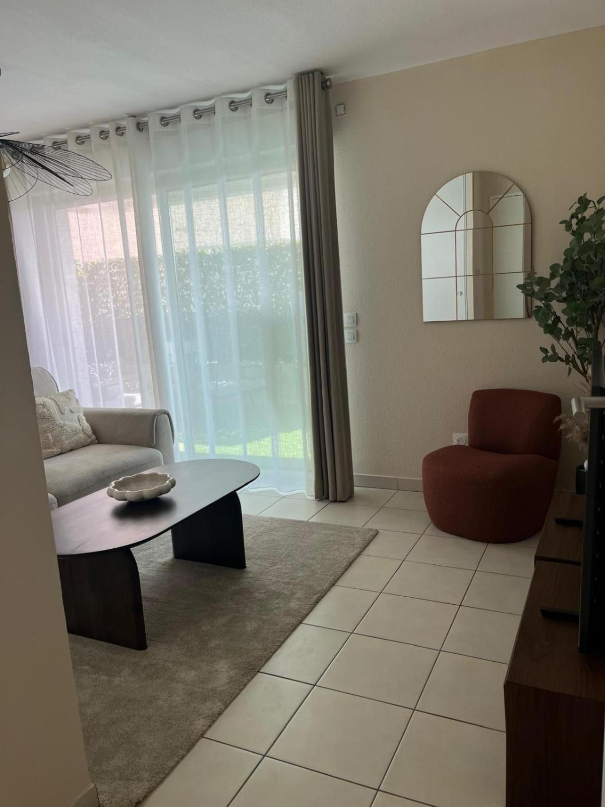 Apartment French Riviera, Parking Gratuit, Tram L1 Au Pied De L'immeuble Nice