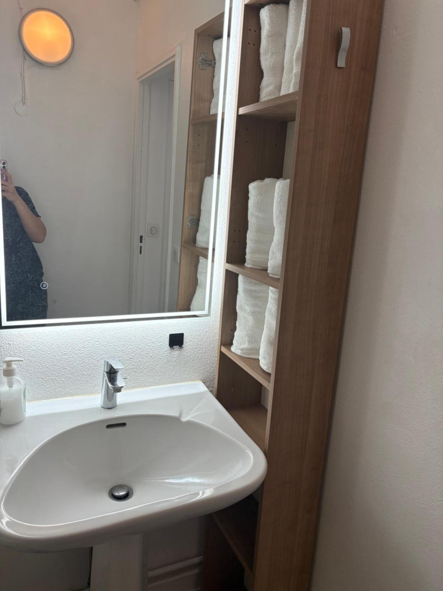 Bord De Apartment