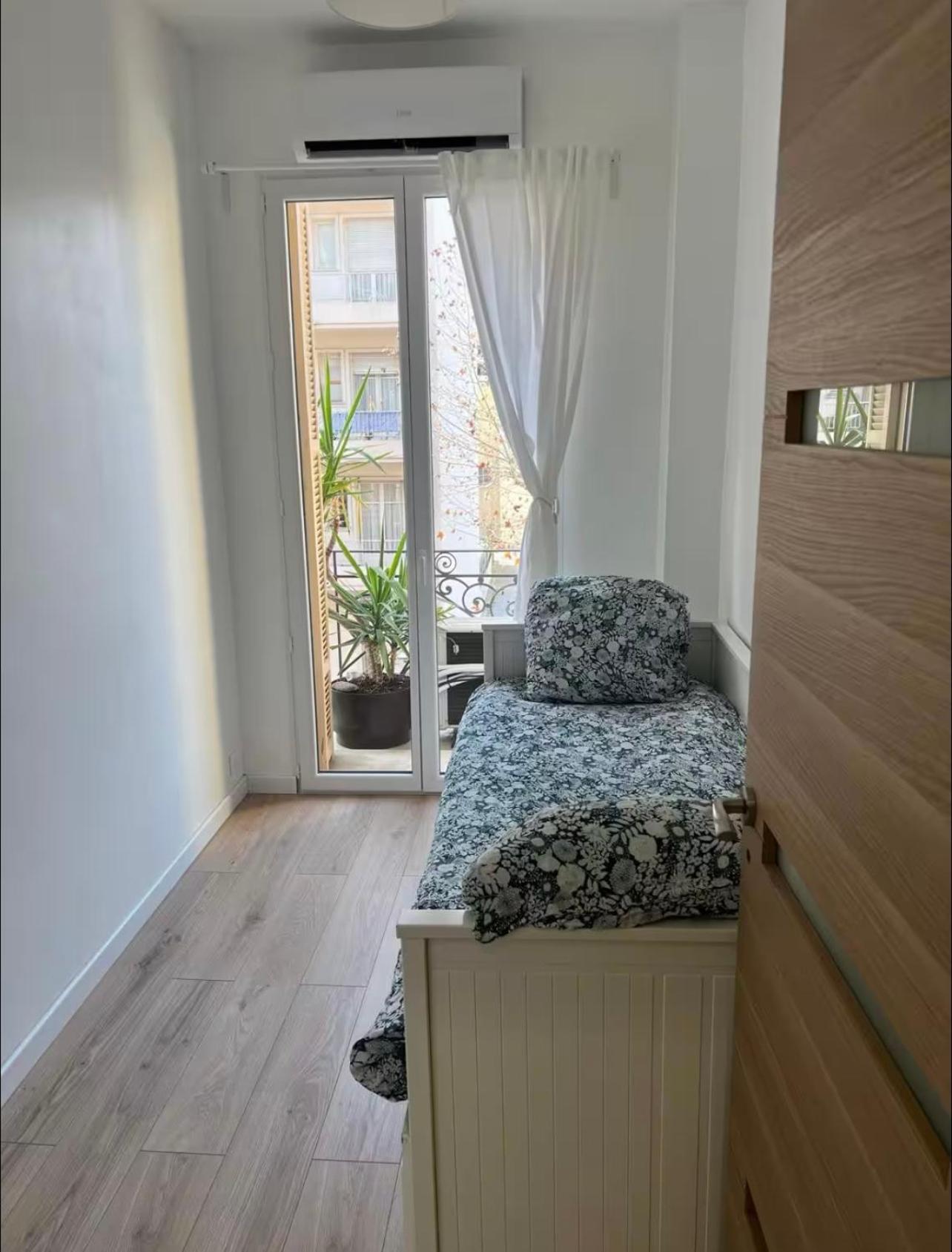 2 2 Lits 1 Salle De Bain Nice