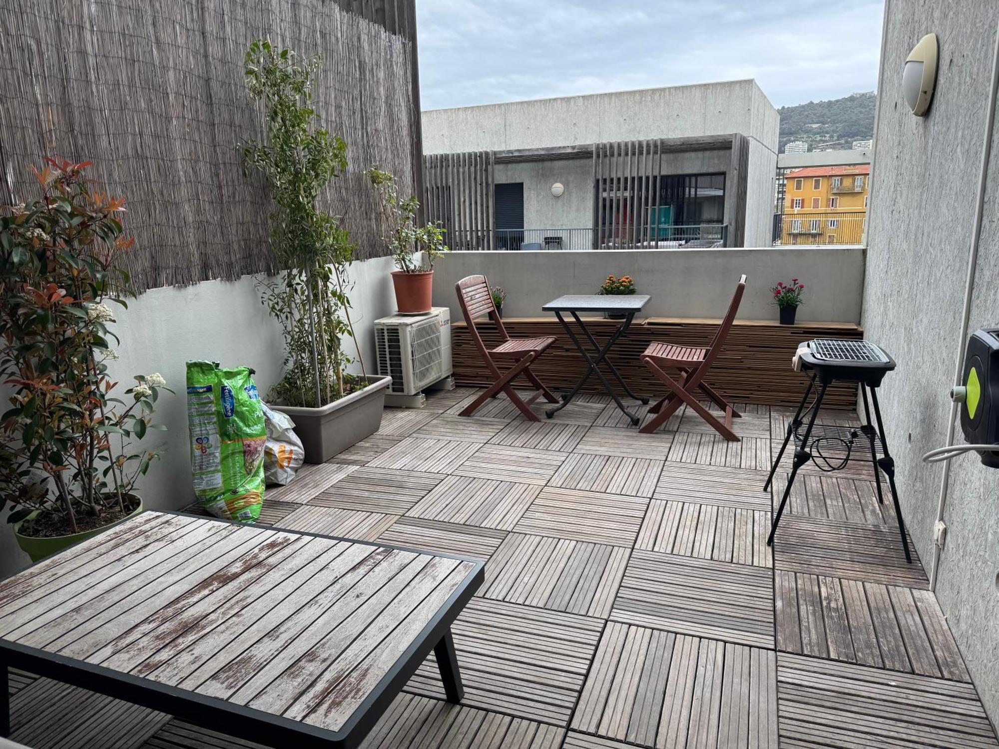 Apartment Beau Avec Belle Terrasse Au Centre De Nice