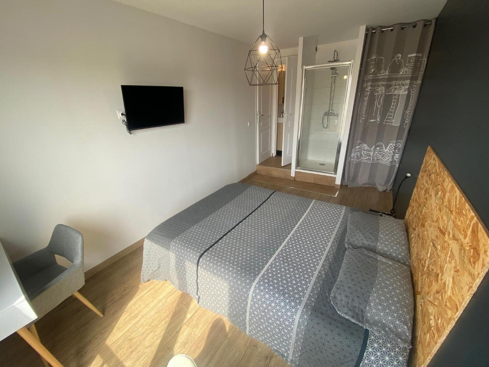 De 4 Proche Plage, Tram Et Aeroport Homestay Nice