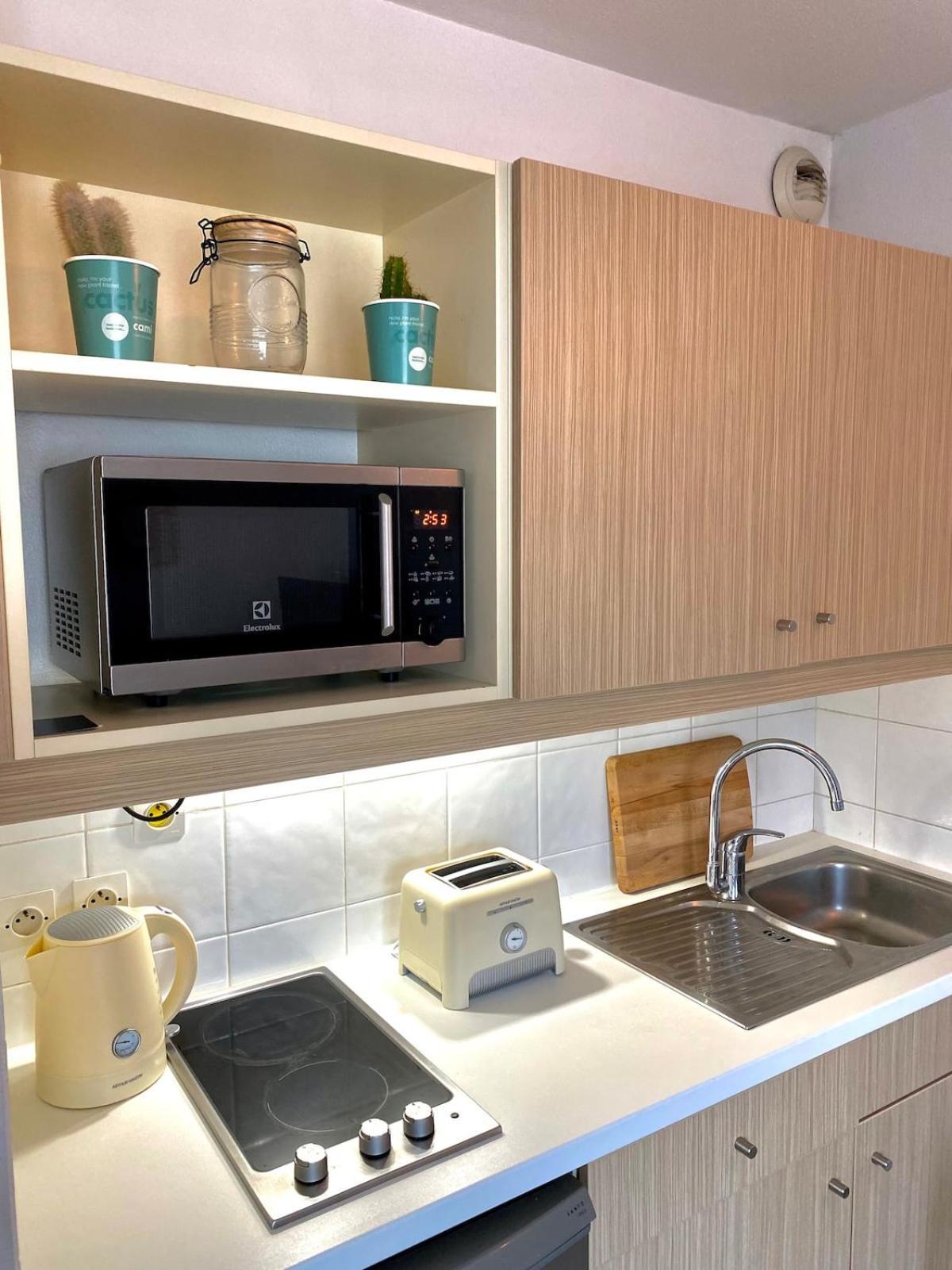 Charming With Swimming Pool Apartment *