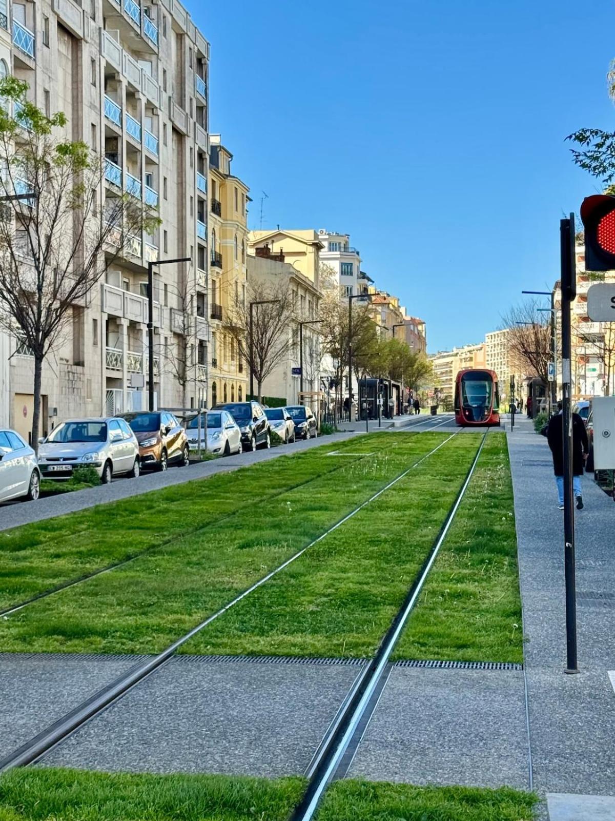 Cosy, Terrasse, Proche Et Tramway Apartment