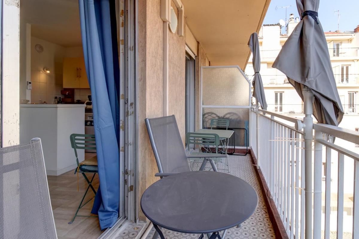 Cozy With Balcony Close To Garibaldi *