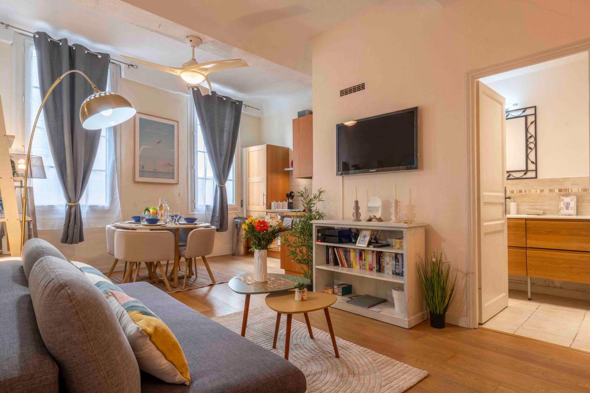 Apartment Charming Flat, Fully Equipped, Only 300m - La Loge