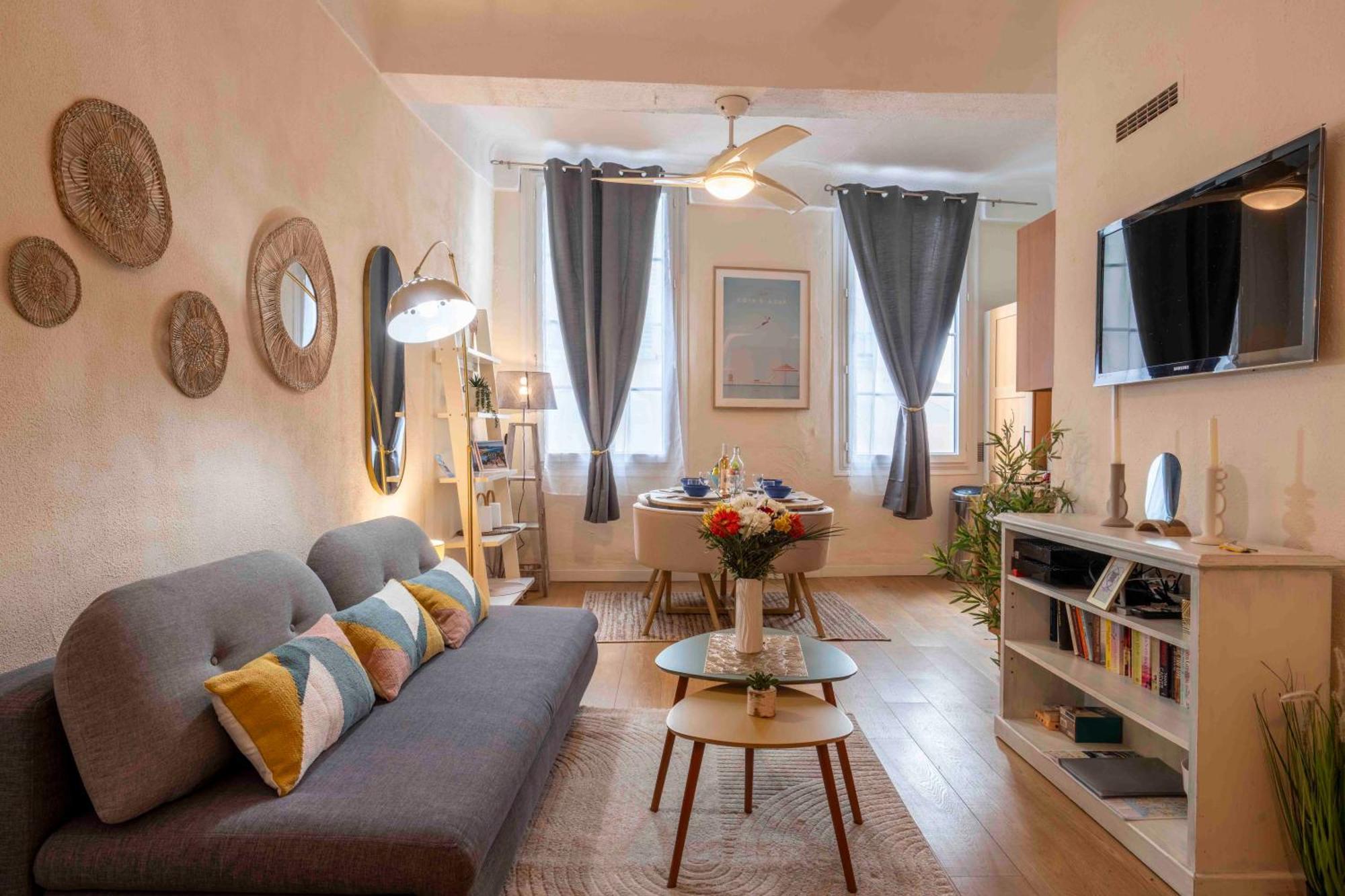 Apartment Charming Flat, Fully Equipped, Only 300m - La Loge