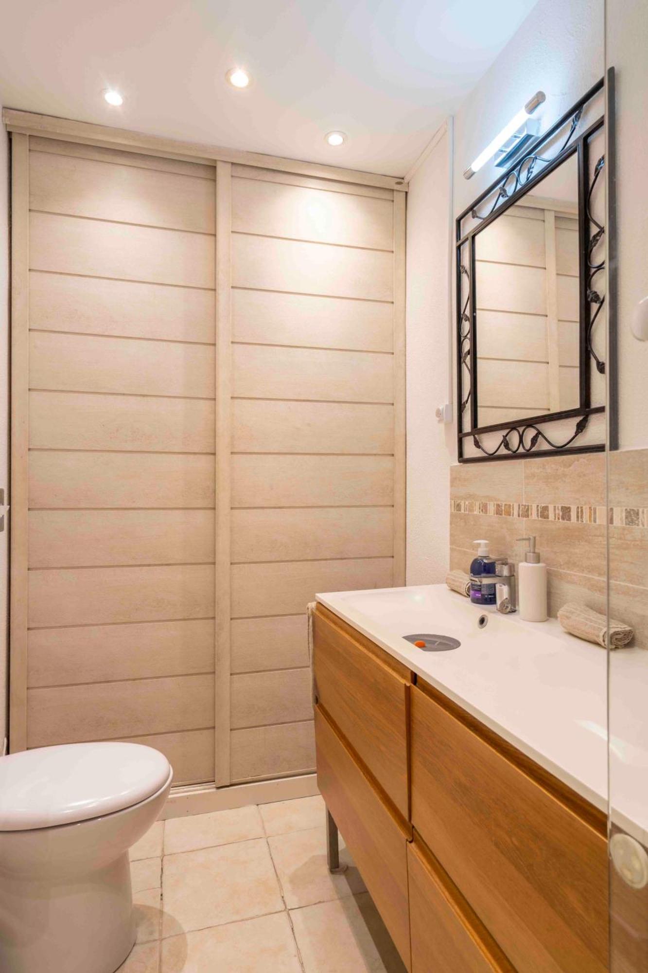 Charming Flat, Fully Equipped, Only 300m - La Loge *
