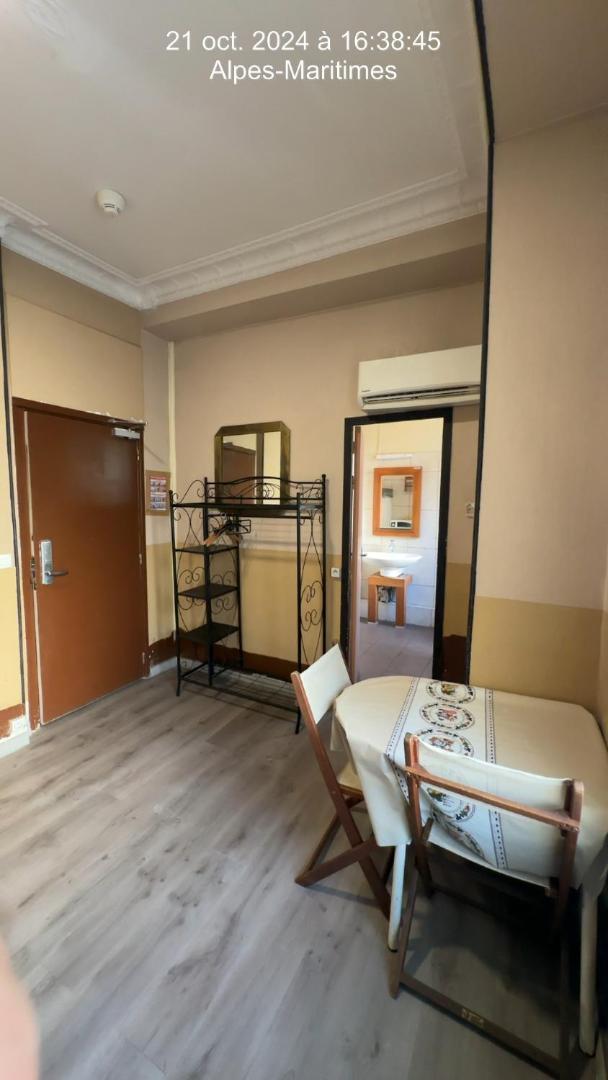 Simple Stay-centre Au Calme Nice